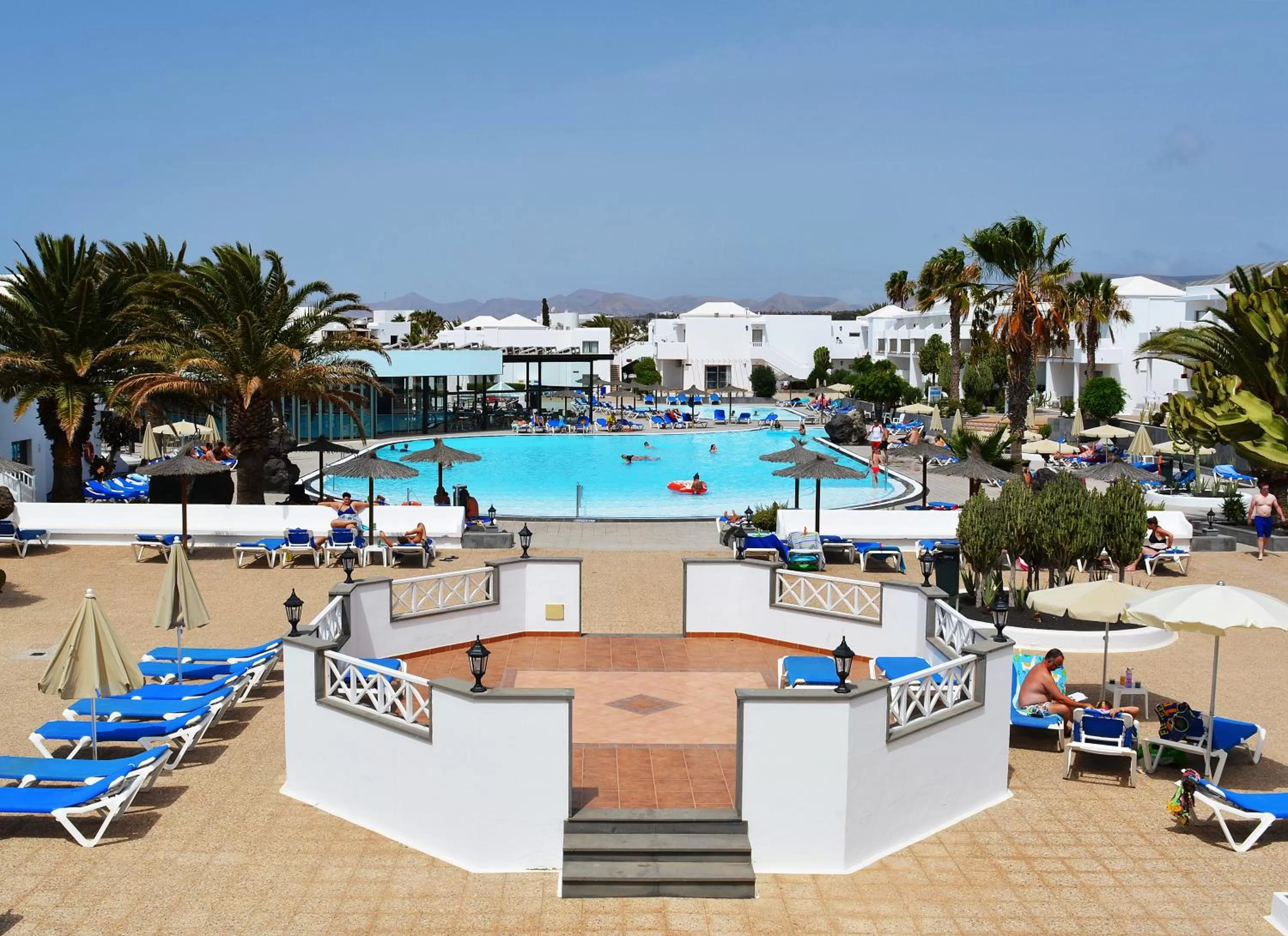 Pool view in Hotel Floresta
