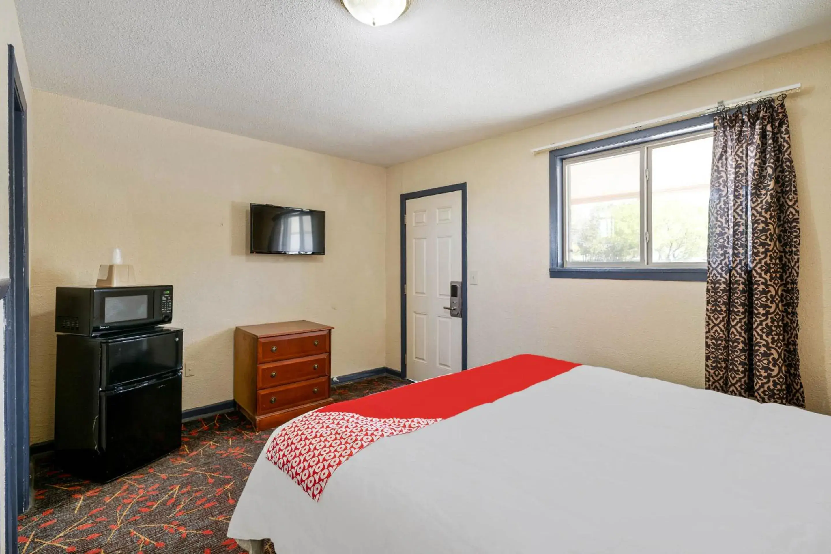 Bedroom, Bed in OYO Hotel Luling TX Downtown I-10/US-90