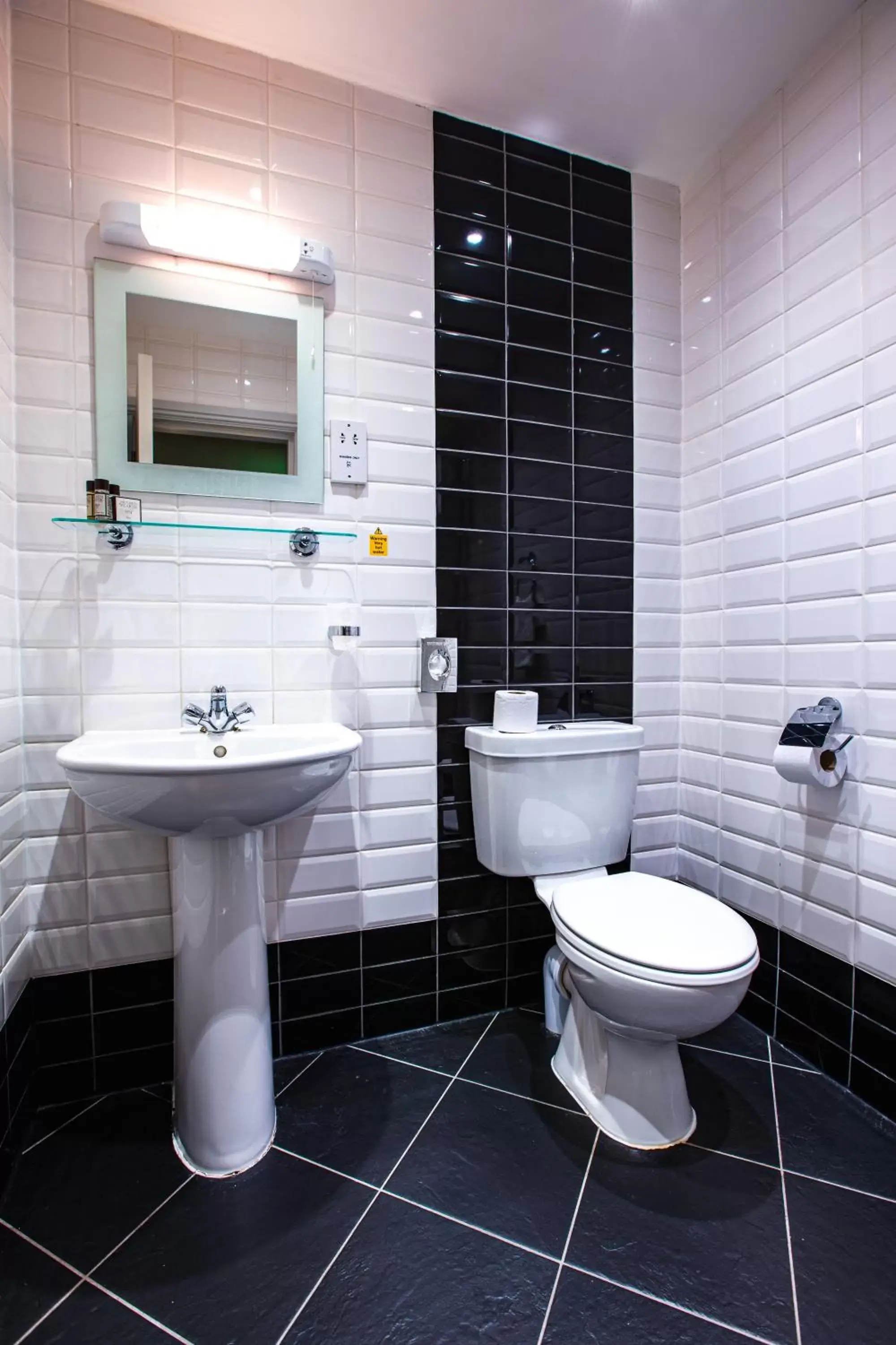 Toilet, Bathroom in Cairn Hotel & Apartments
