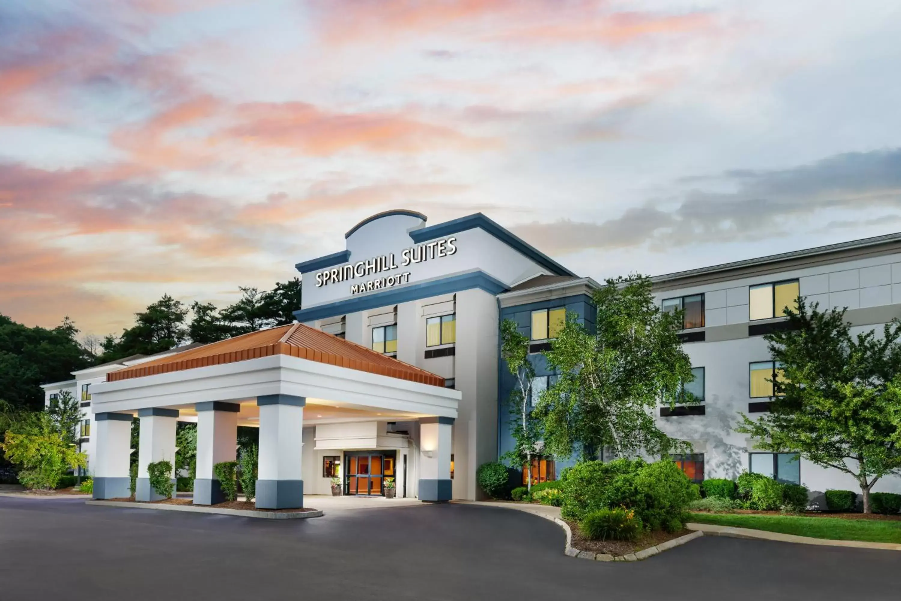 Property Building in SpringHill Suites Manchester-Boston Regional Airport