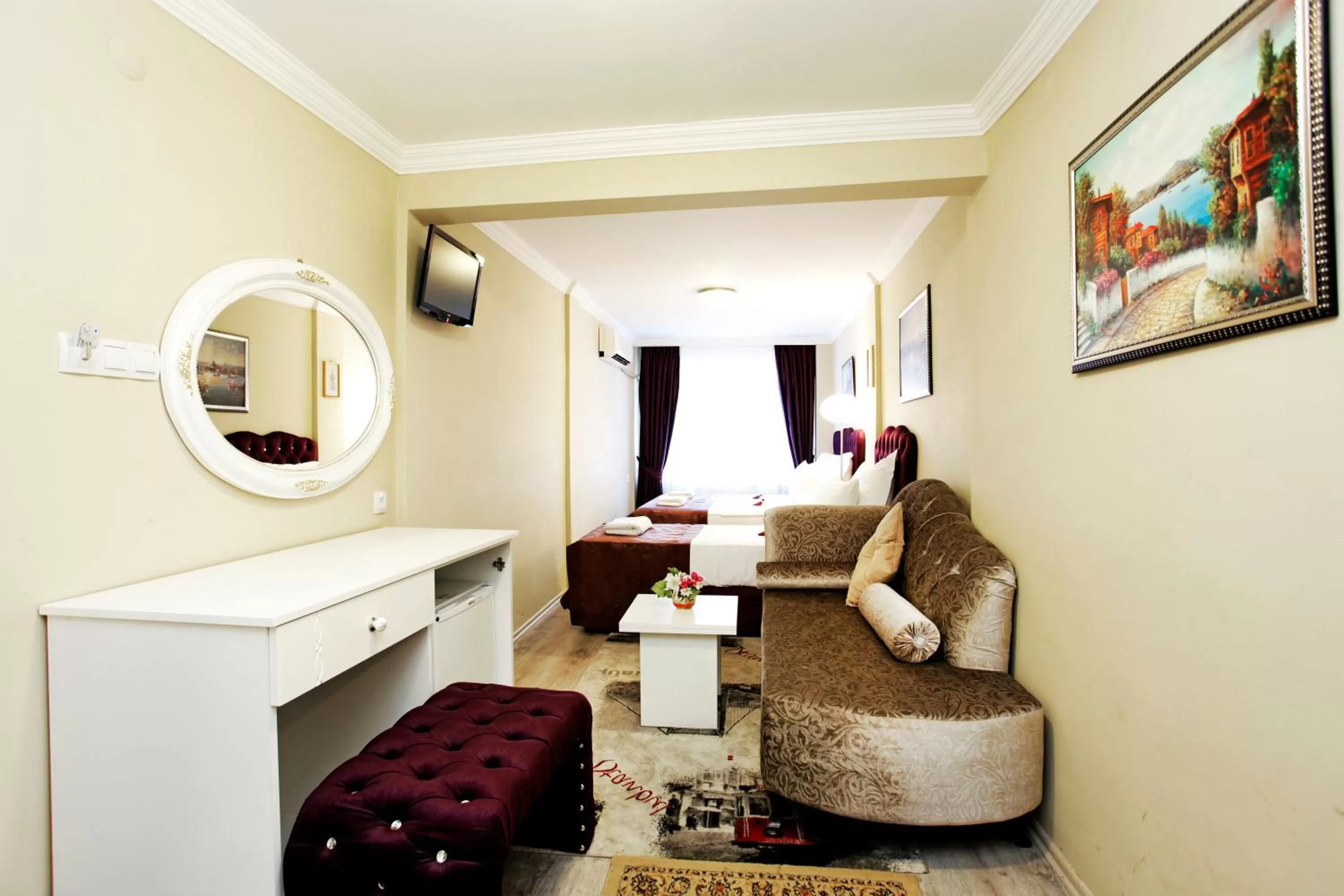 Photo of the whole room in Spinel Hotel - Old City