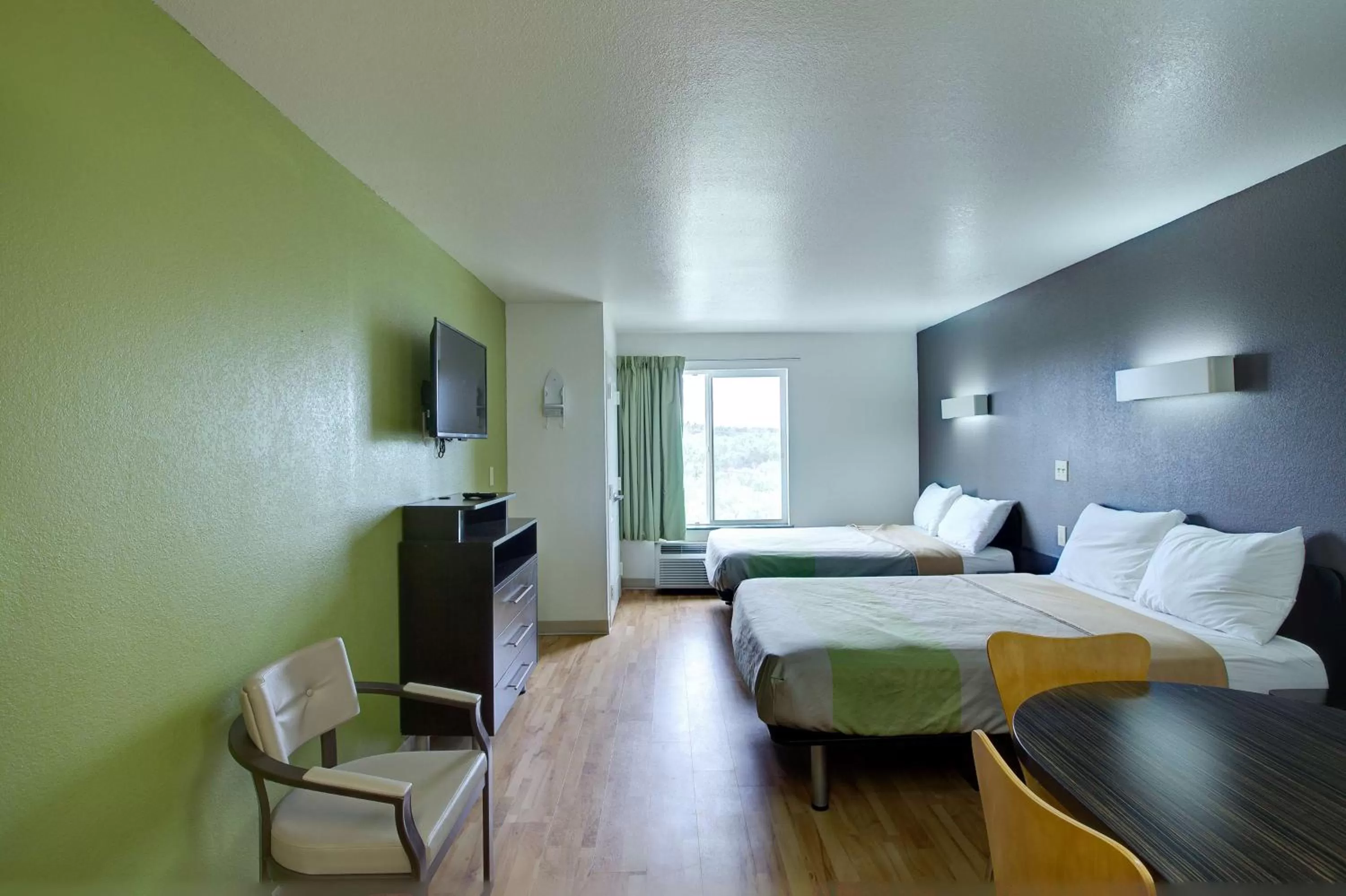 TV and multimedia, Bed in Studio 6-Sweetwater, TX