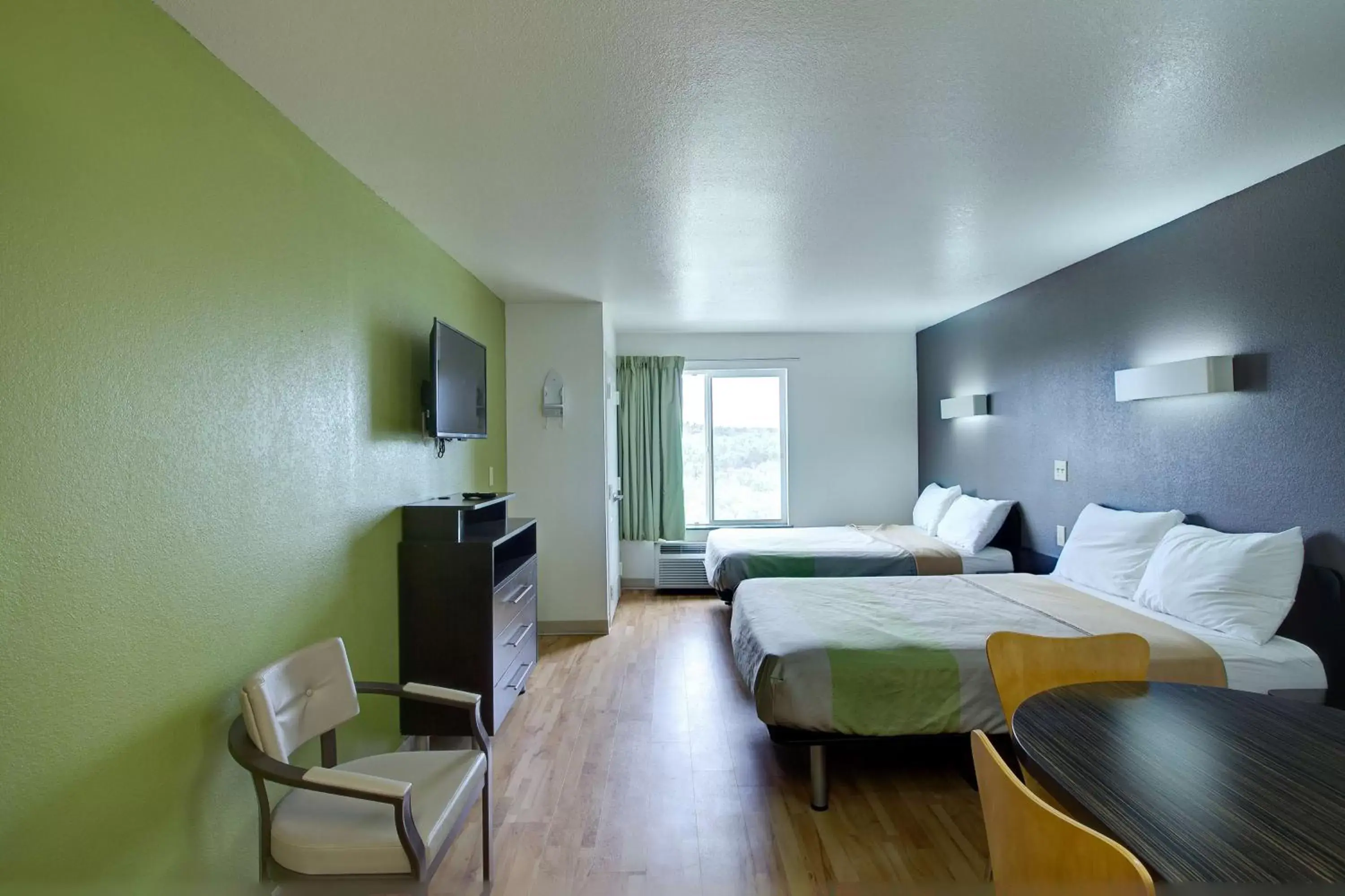 TV and multimedia, Bed in Studio 6-Sweetwater, TX TV and multimedia, Bed in Studio 6-Sweetwater, TX