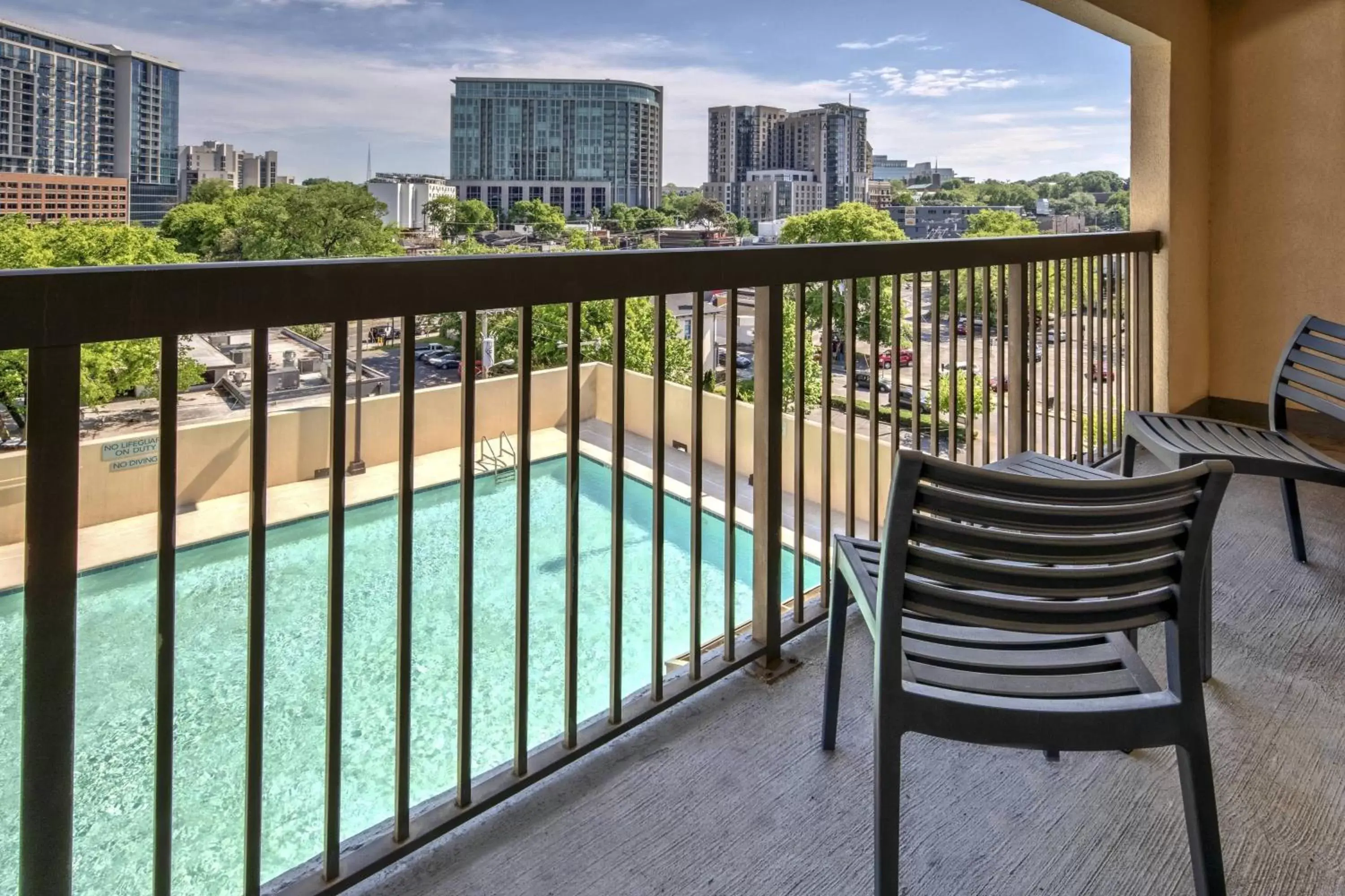 Photo of the whole room, Pool View in Courtyard by Marriott Nashville Vanderbilt West End