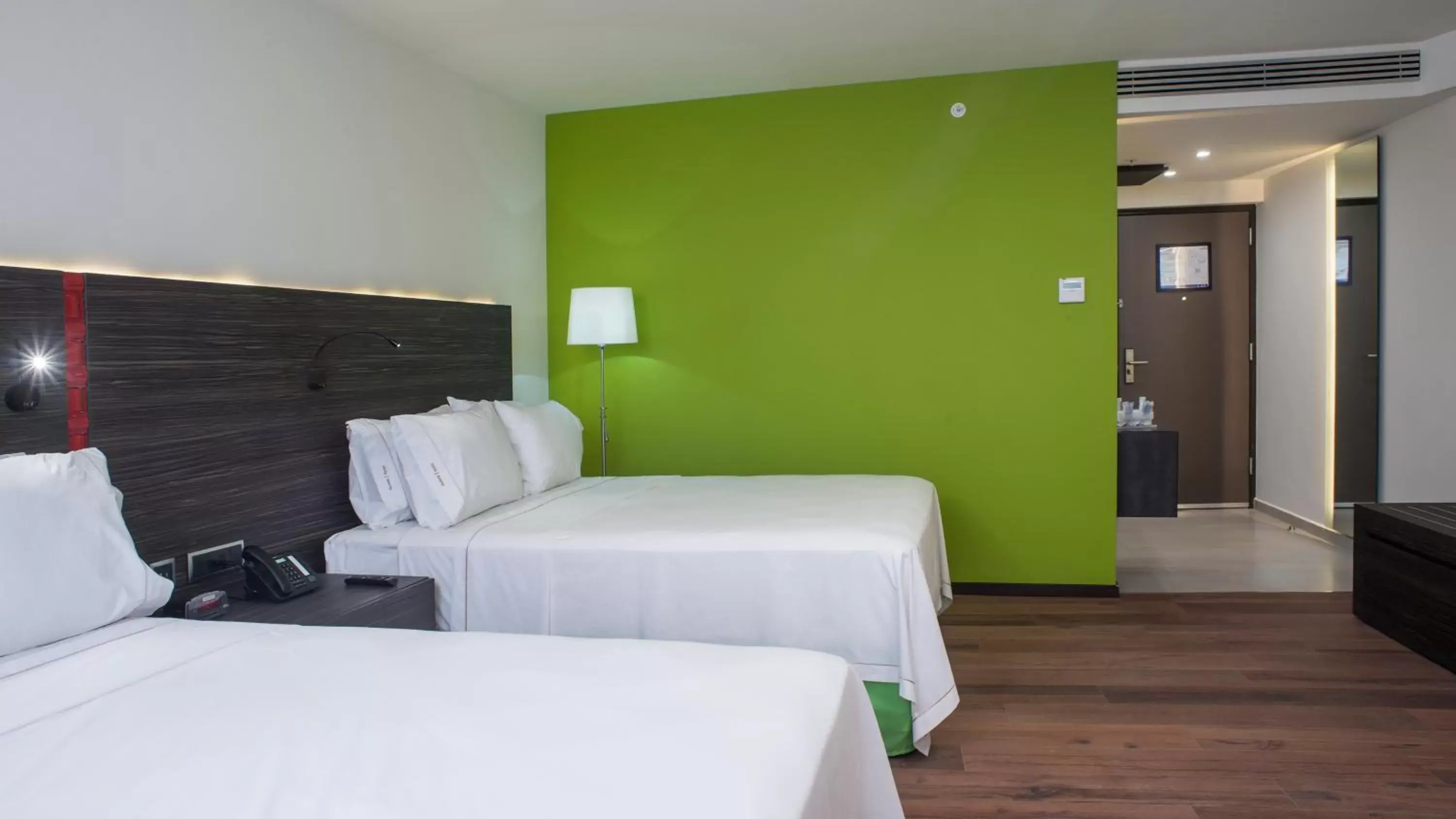 Guests, Bed in Holiday Inn Express Mexico Aeropuerto, an IHG Hotel