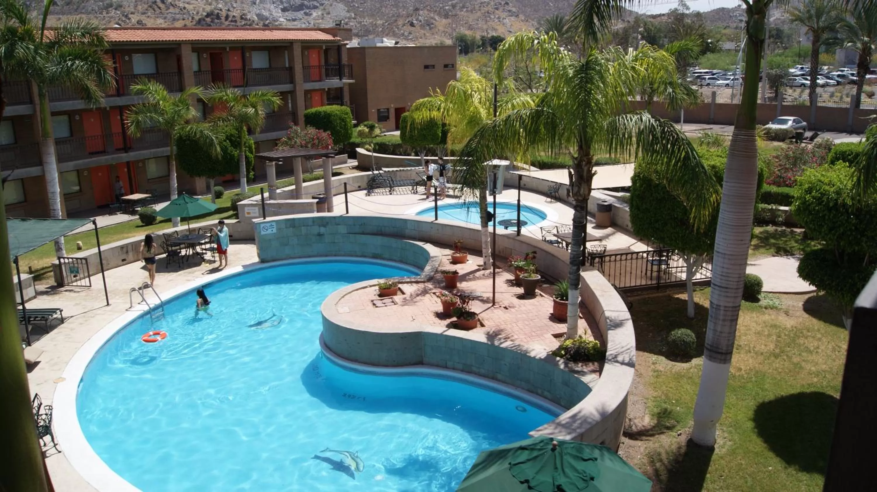 Swimming pool in Hotel Colonial Hermosillo