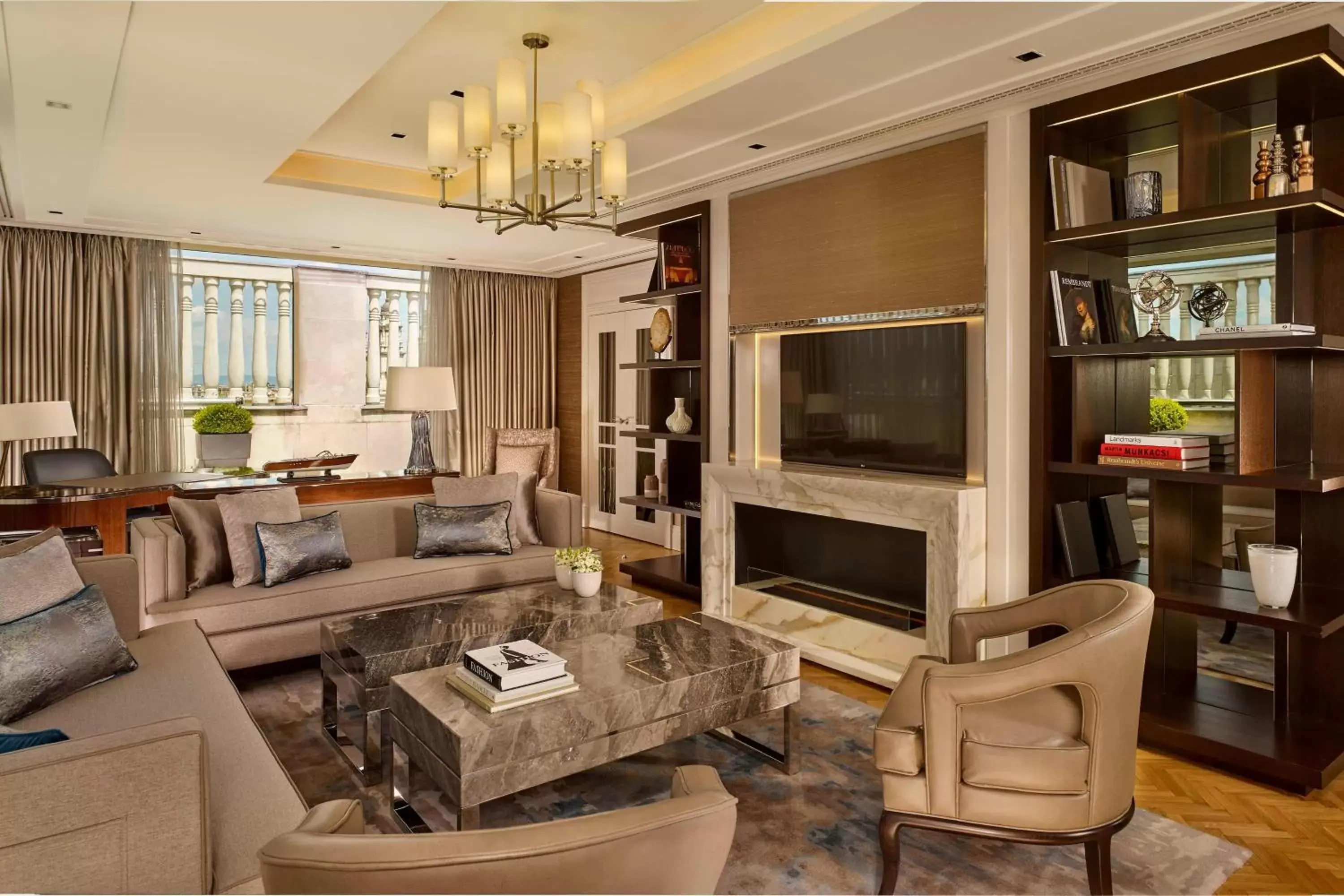 Living room, Seating Area in The Ritz-Carlton, Budapest