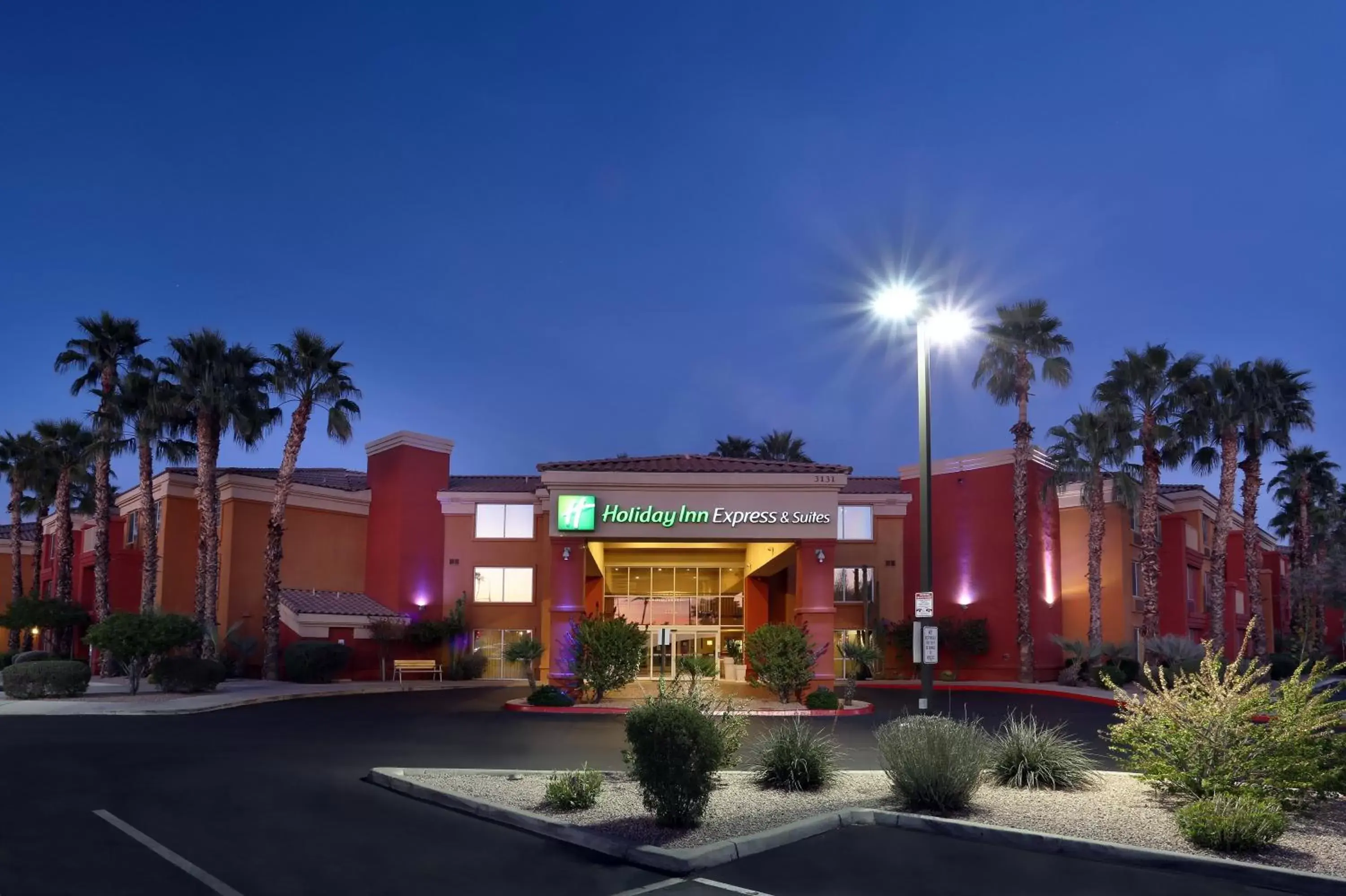 Property Building in Holiday Inn Express Hotel & Suites Scottsdale - Old Town, an IHG Hotel