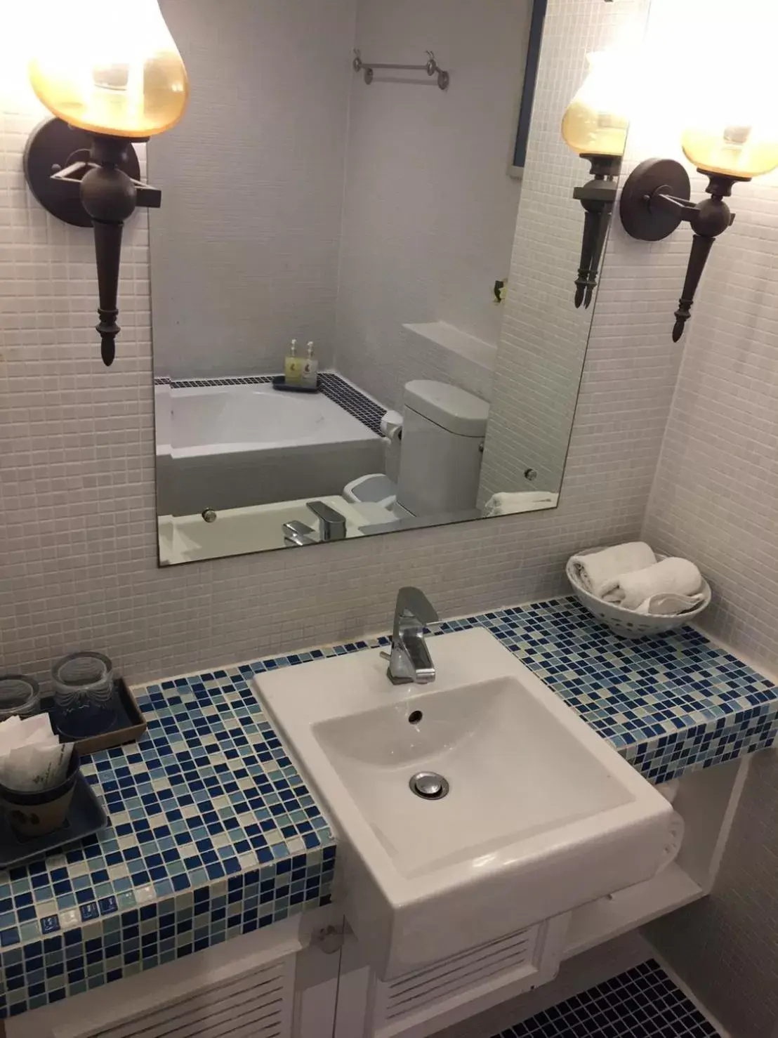 Bathroom in At Pingnakorn Hotel