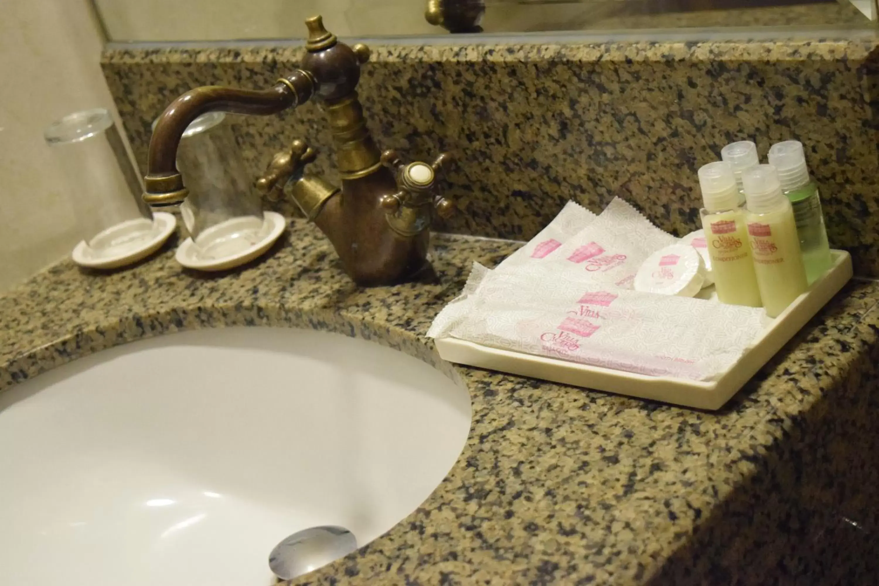 Bathroom in Villa Caceres Hotel