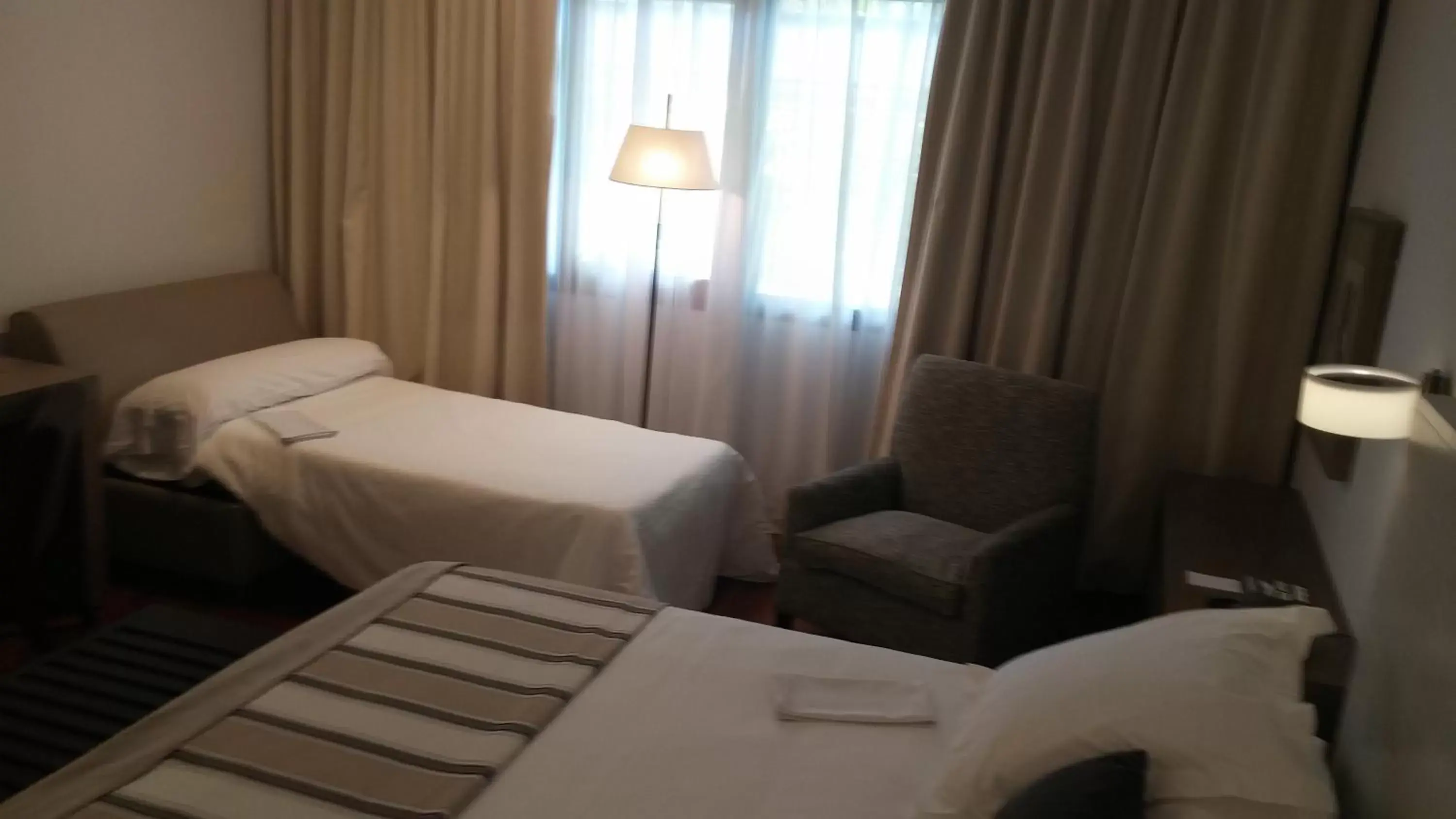 Photo of the whole room, Bed in Parador de Antequera