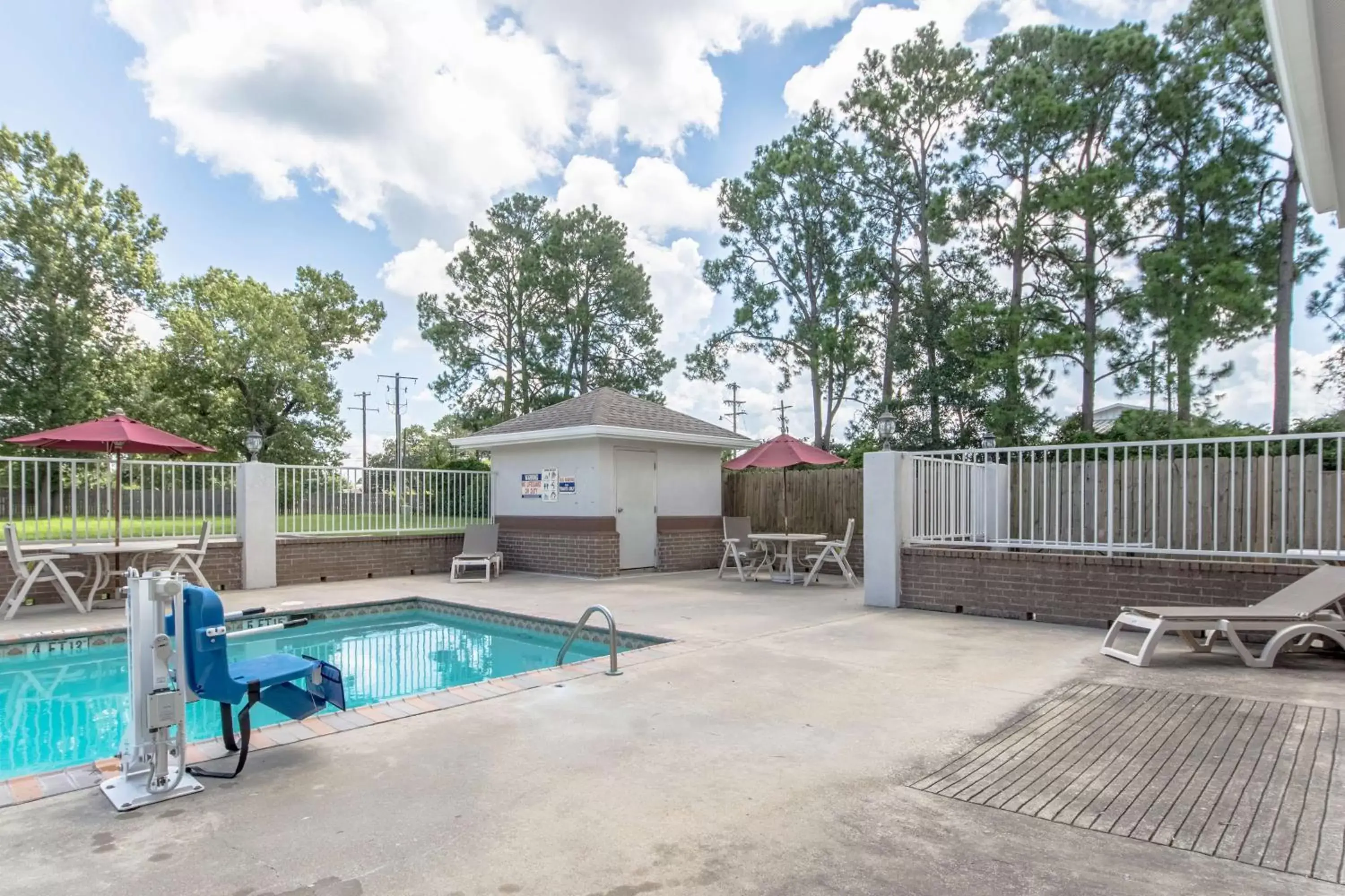 Day, Swimming Pool in Studio 6-Lafayette, LA - Broussard