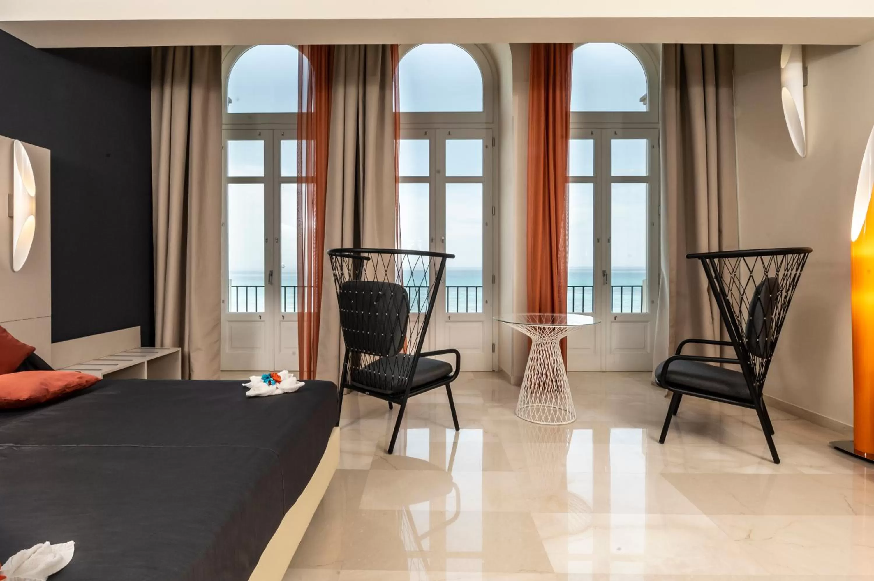 Photo of the whole room, Bed in Central Gallery Rooms- Palazzo D'Ali' Staiti XIX