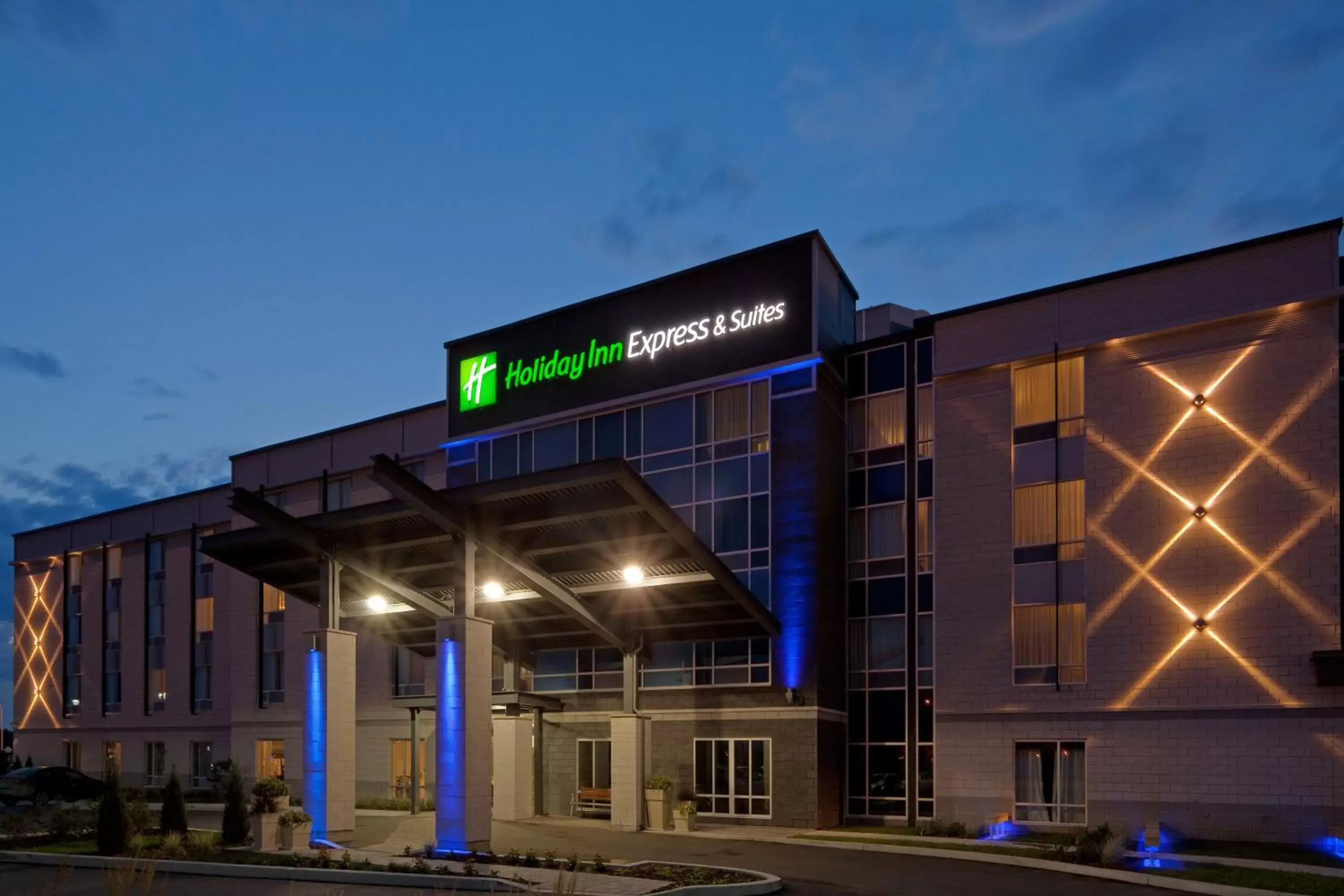 Property building in Holiday Inn Express Hotel & Suites Saint - Hyacinthe, an IHG Hotel