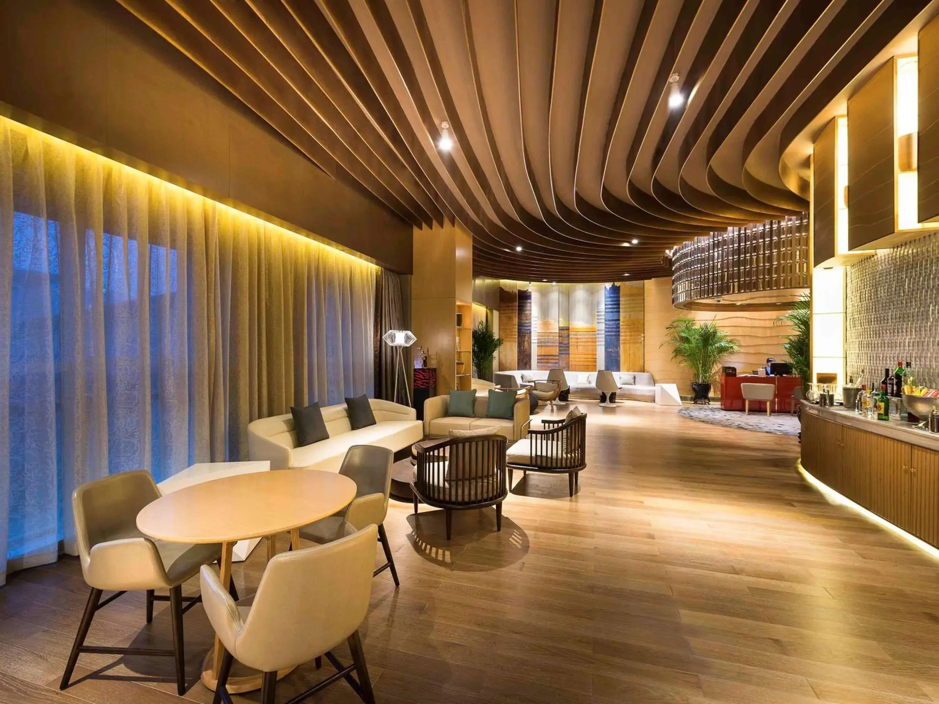 Restaurant/places to eat, Lounge/Bar in Novotel Suzhou Sip