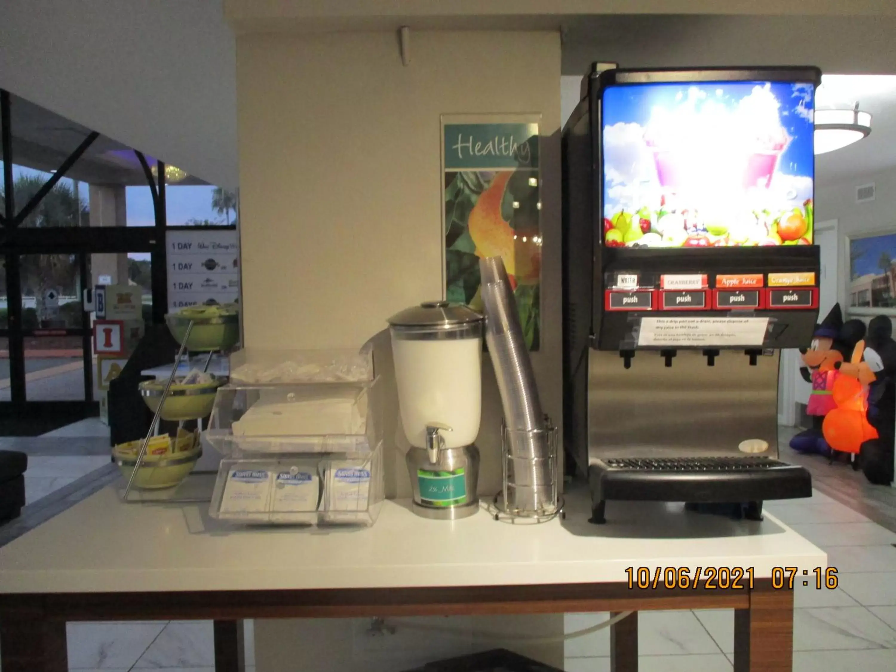 Buffet breakfast in Quality Inn & Suites Kissimmee by The Lake - Free Shuttle to Theme Parks Buffet breakfast in Quality Inn & Suites Kissimmee by The Lake - Free Shuttle to Theme Parks