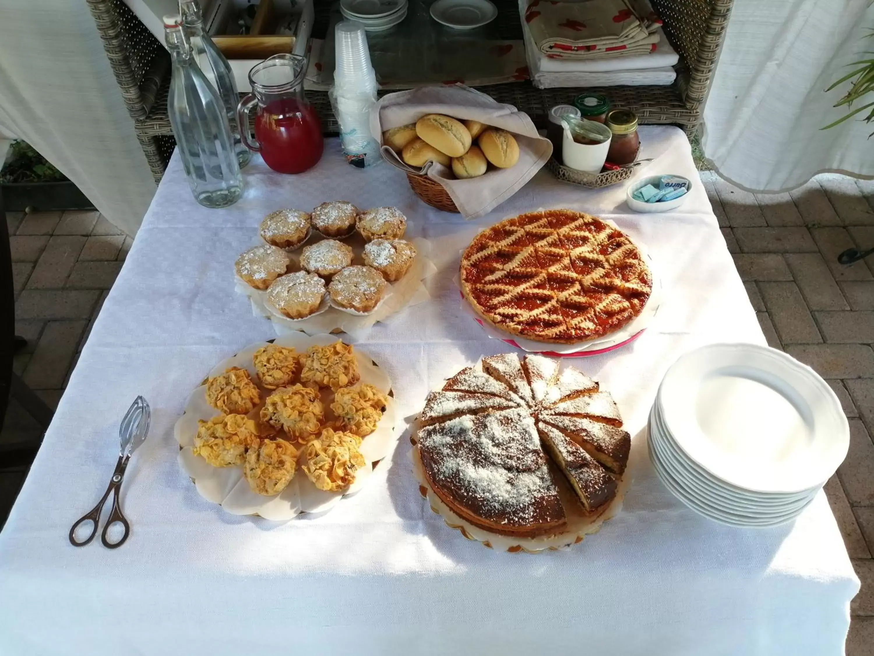 Continental breakfast in Villa Oasi