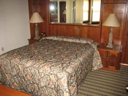 Bed in Sunburst Condominiums, a VRI resort
