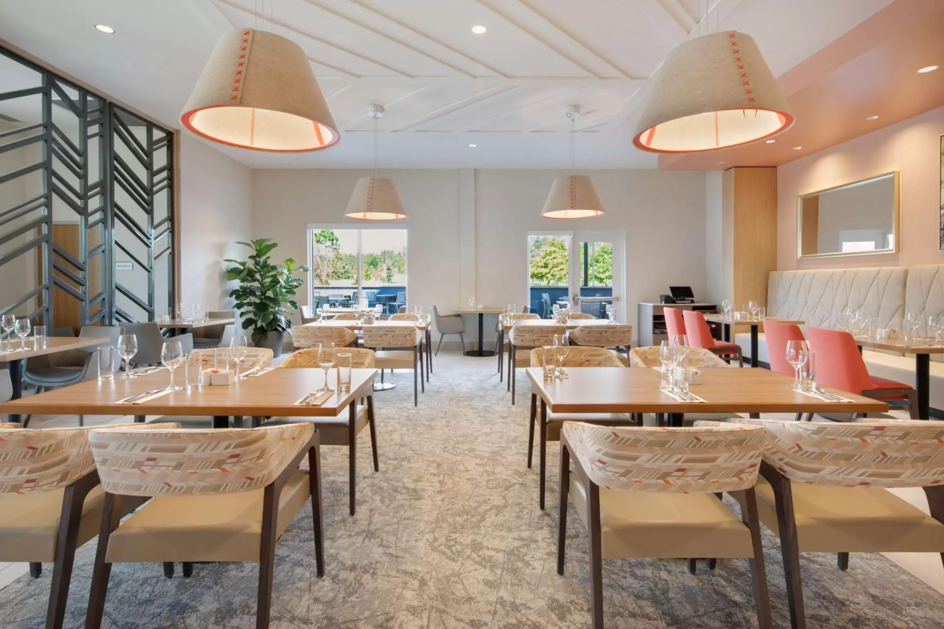 Restaurant/places to eat in Hilton Garden Inn Panama City Airport, Fl Restaurant/places to eat in Hilton Garden Inn Panama City Airport, Fl