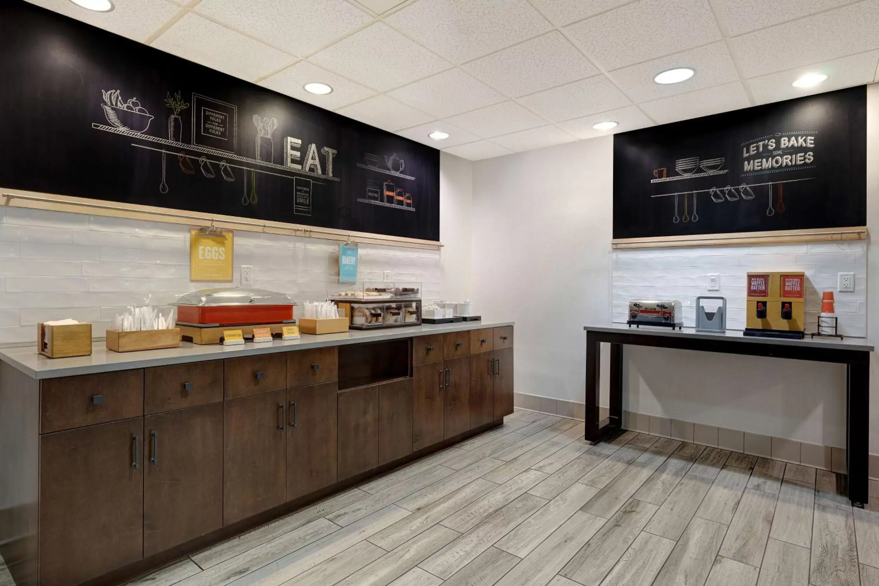 Breakfast in Hampton Inn & Suites Tulare Breakfast in Hampton Inn & Suites Tulare