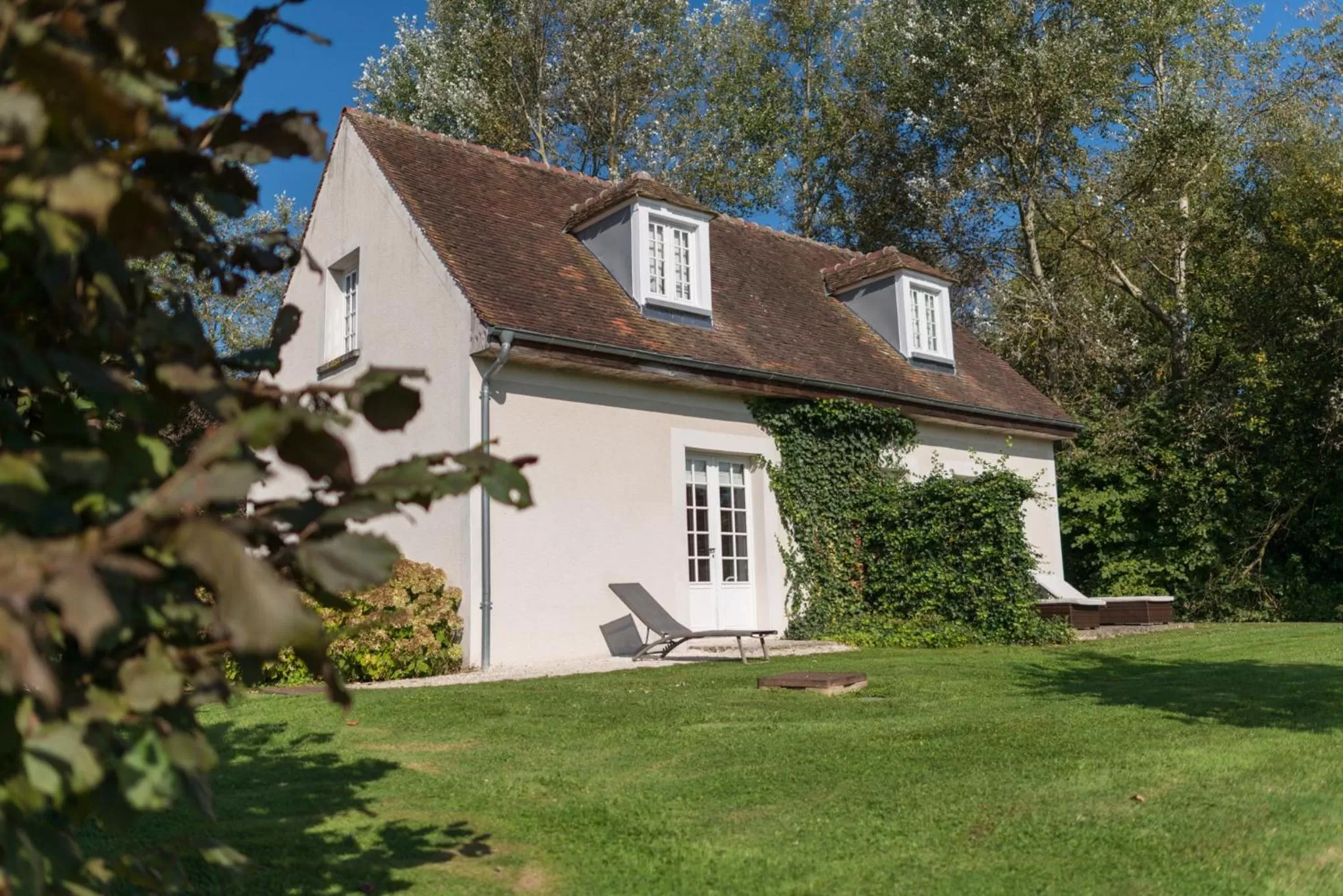 Patio in Domaine de Bellevue, The Originals Relais