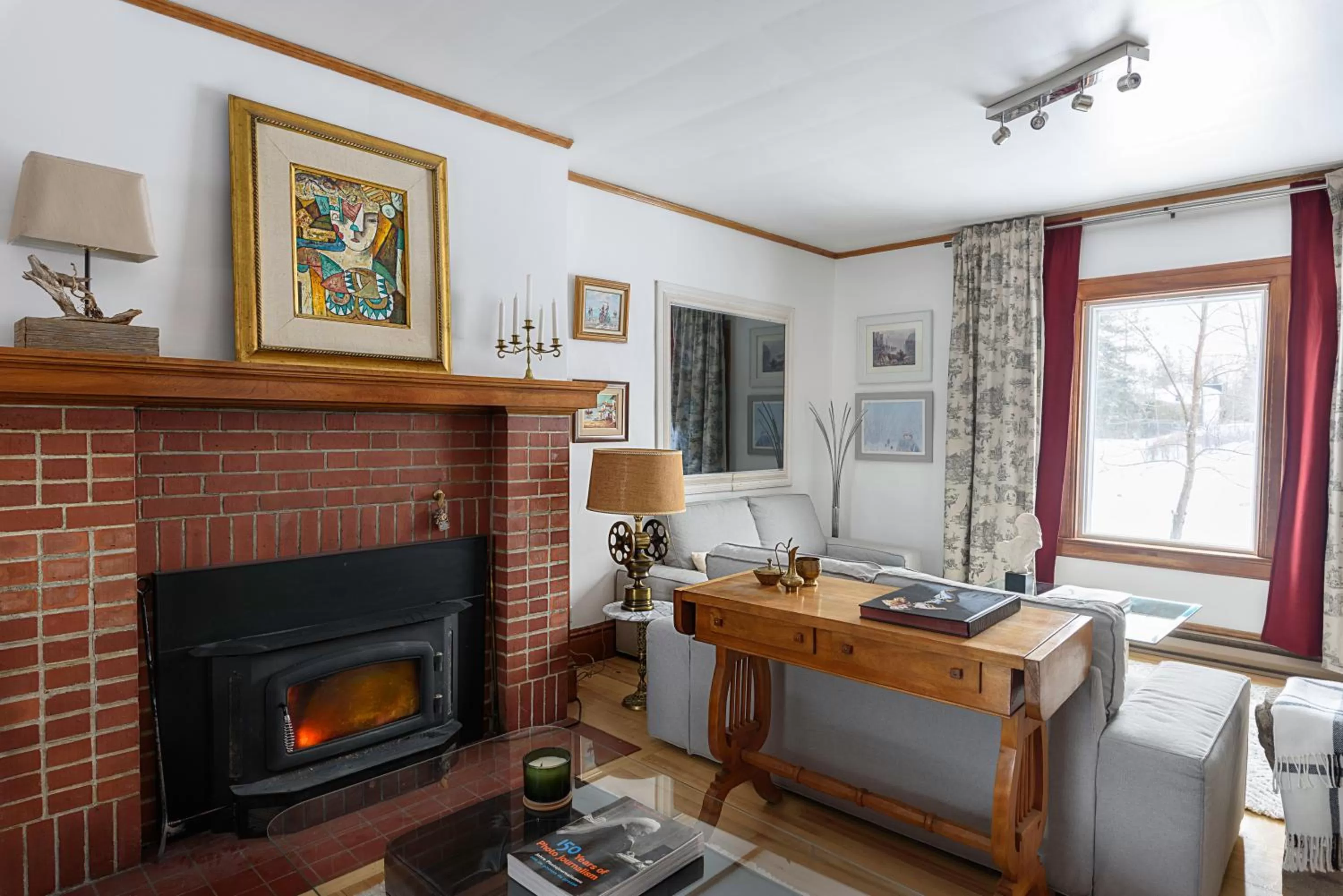 TV/Entertainment Center in Maison Sherman's house