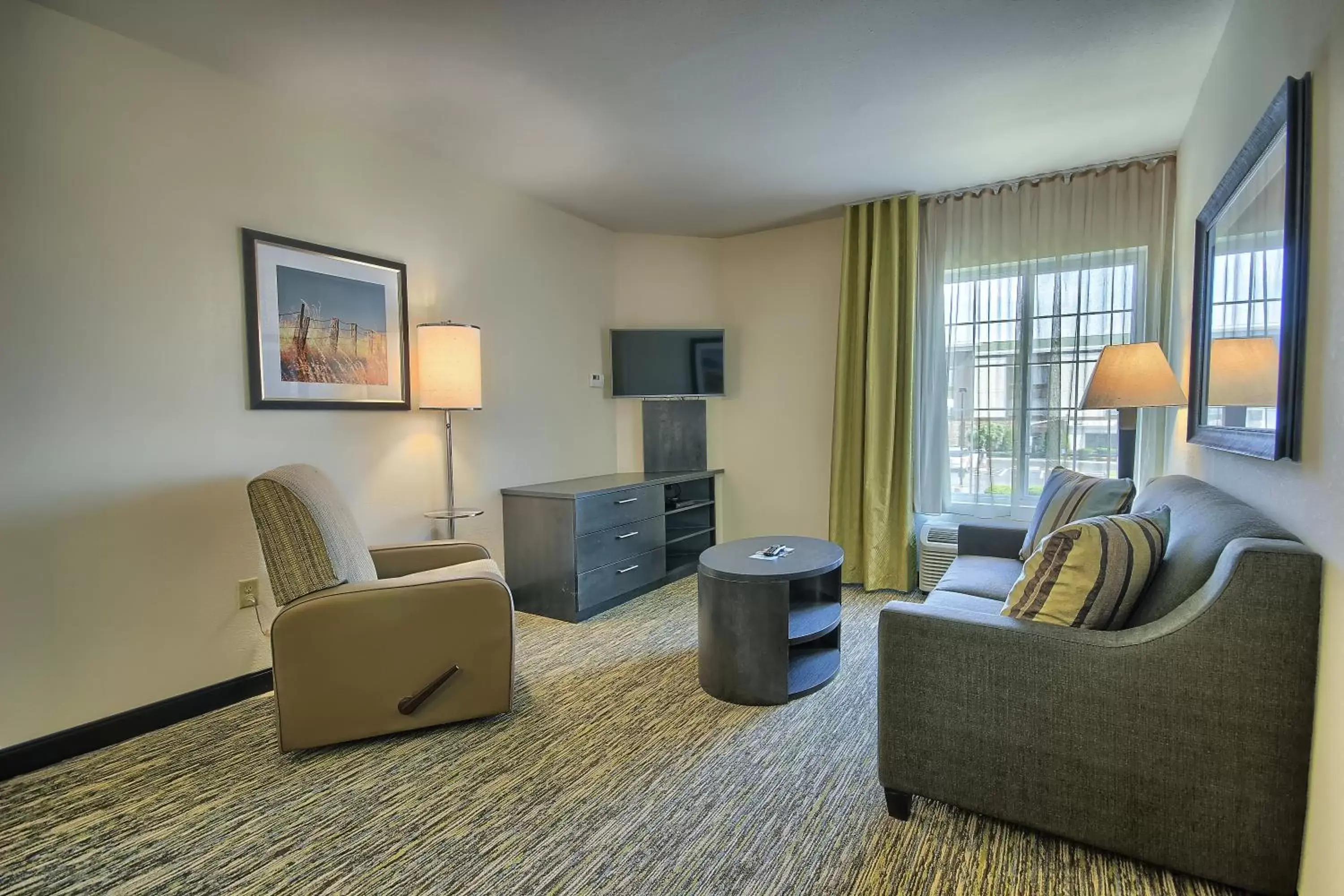 Photo of the whole room, Seating Area in Candlewood Suites Columbus - Grove City, an IHG Hotel