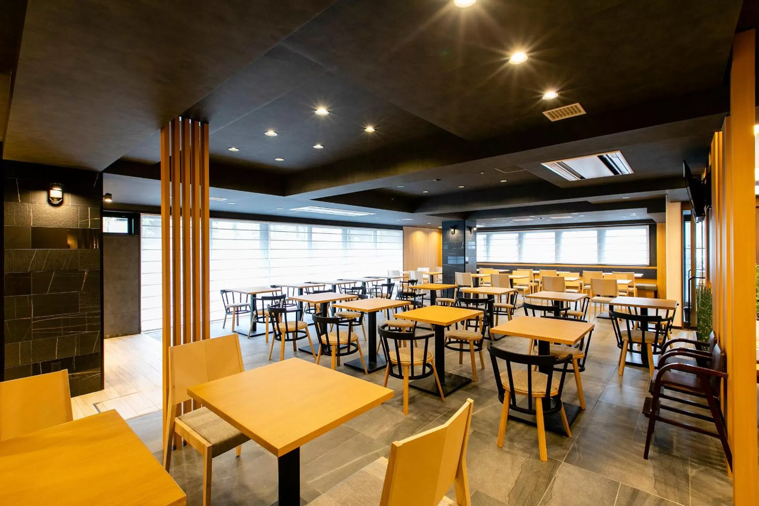Restaurant/Places to Eat in Hotel Wing International Premium Kyoto Sanjo