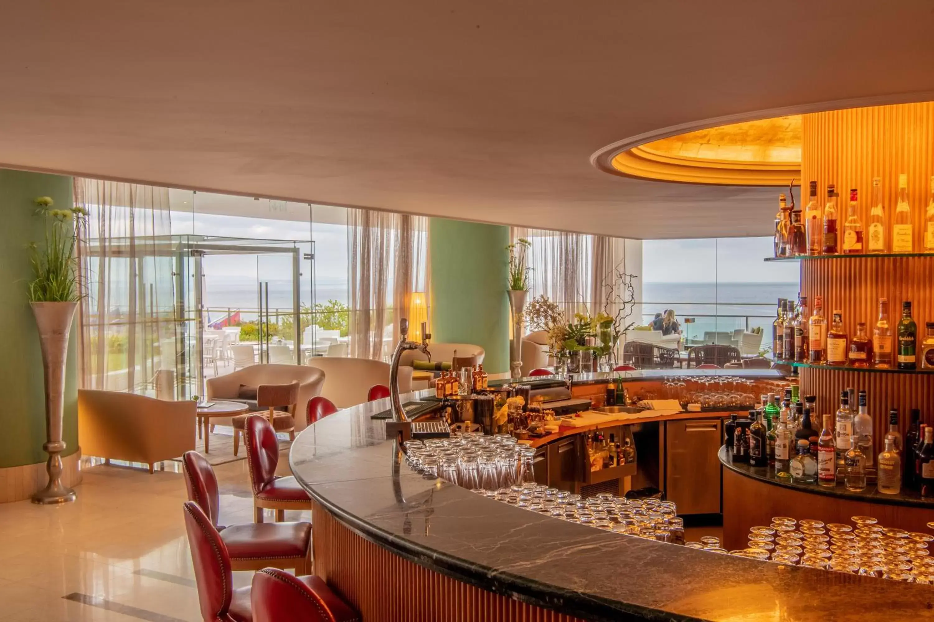 Lounge or bar, Restaurant/Places to Eat in Hotel Cascais Miragem Health & Spa