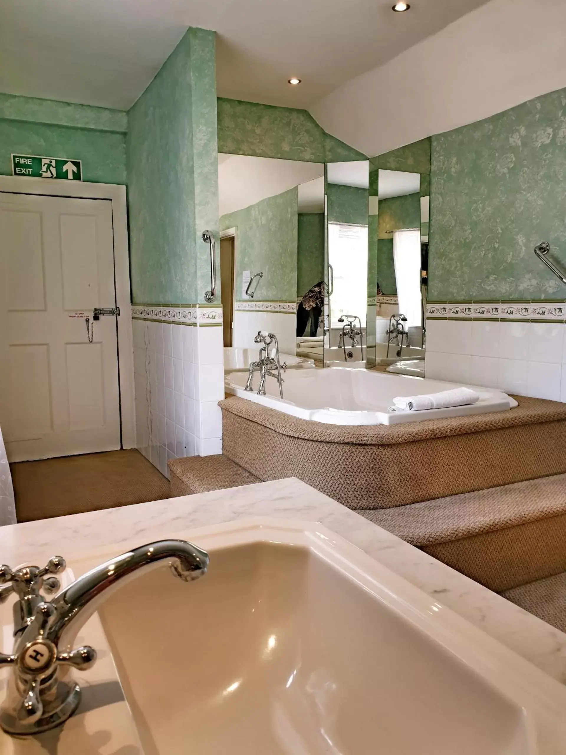 Bathroom in The Crown House Inn
