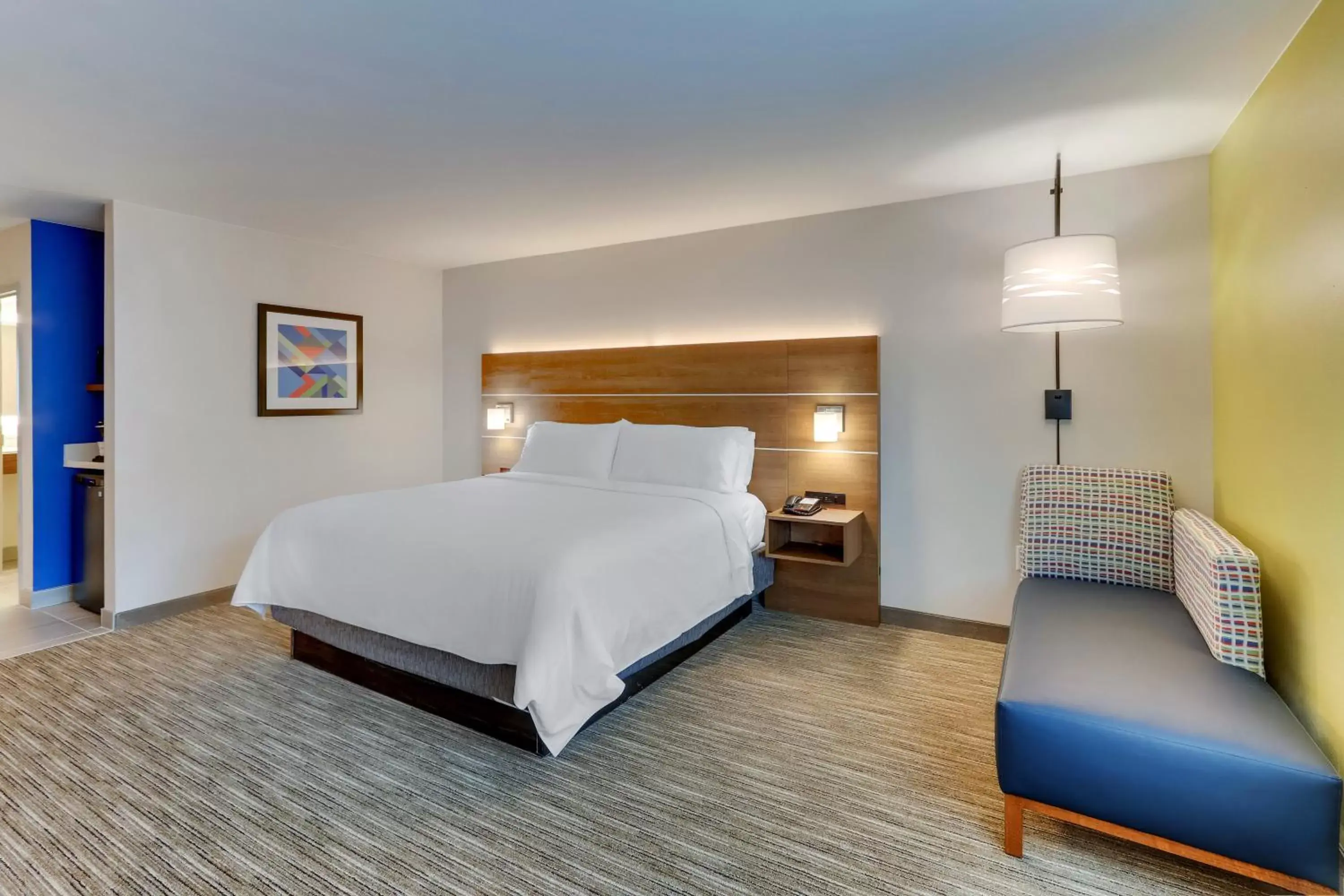 Photo of the whole room, Bed in Holiday Inn Express & Suites - Dawsonville, an IHG Hotel