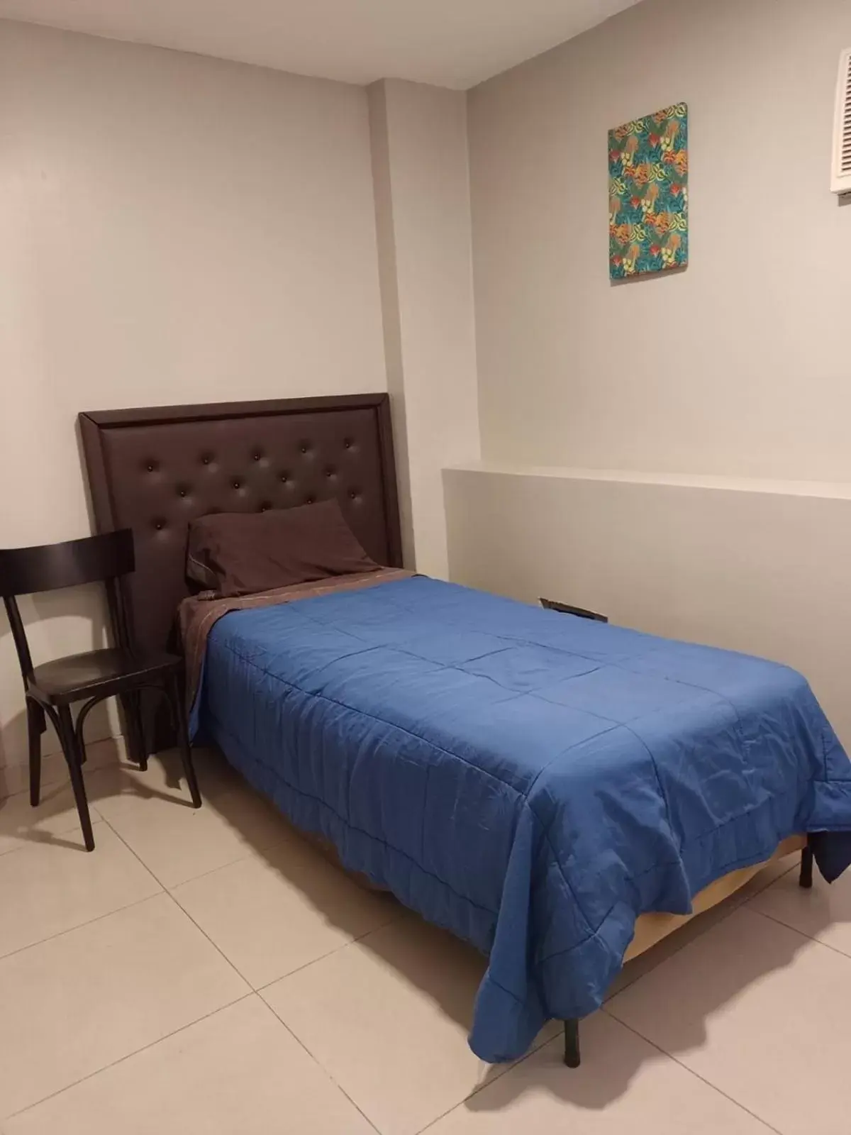 Single Room in Lorenzo Suites Hotel Single Room in Lorenzo Suites Hotel