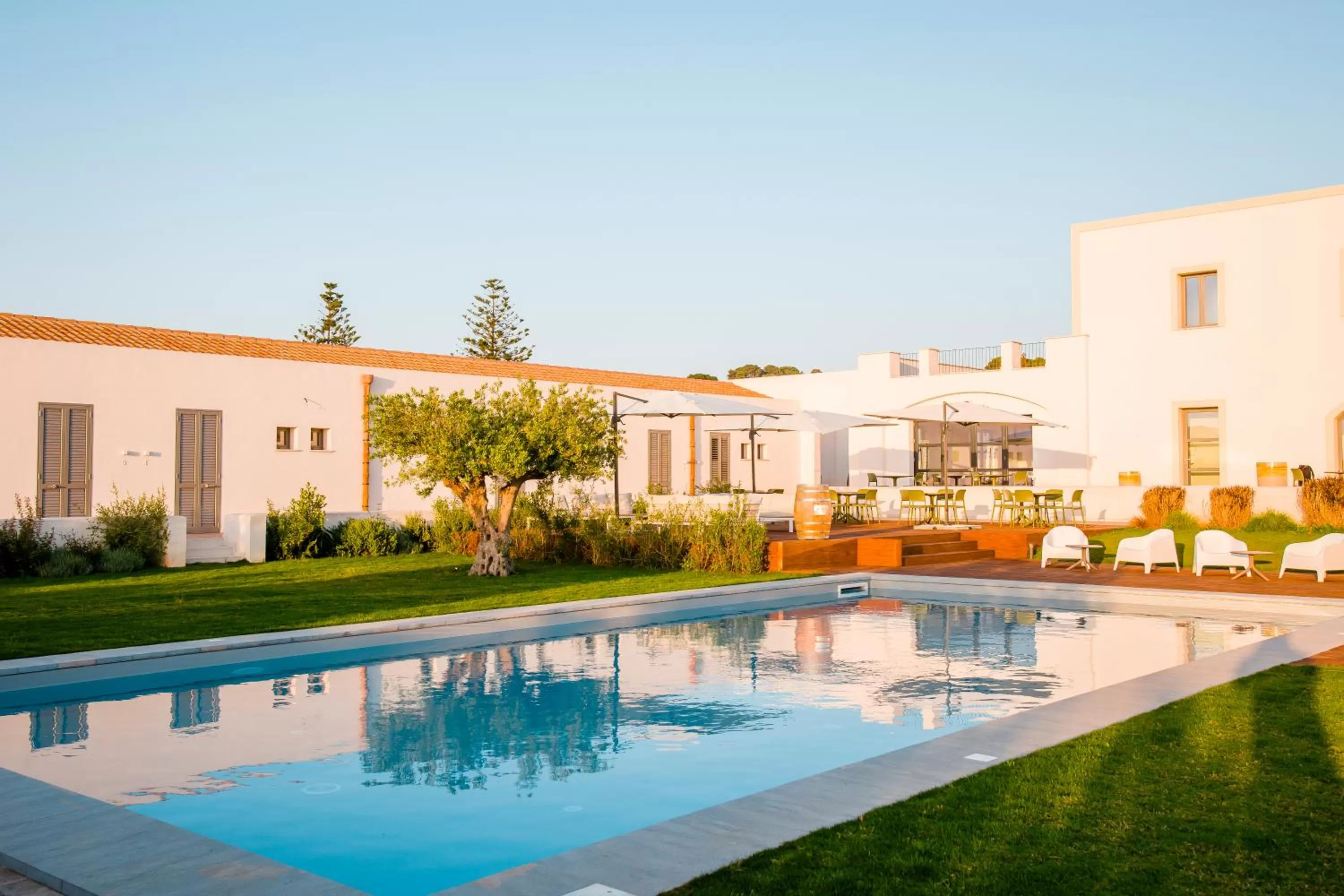 Pool view in Baglio Custera