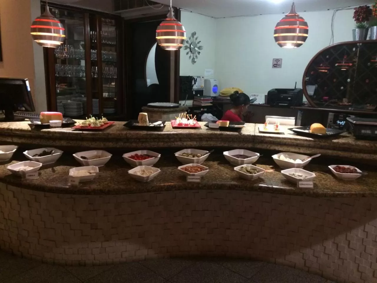 Restaurant/places to eat in Eldorado Inn