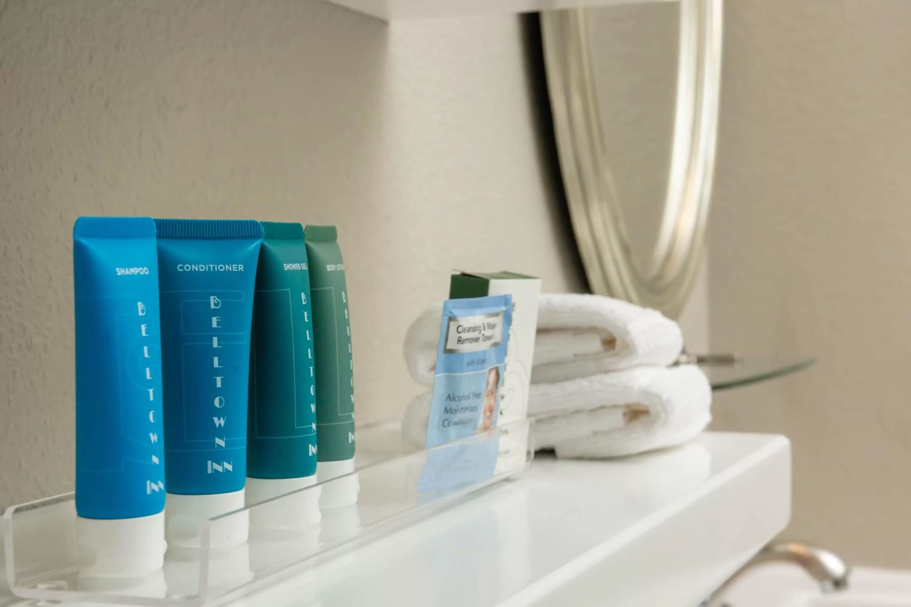 Bathroom in Belltown Inn