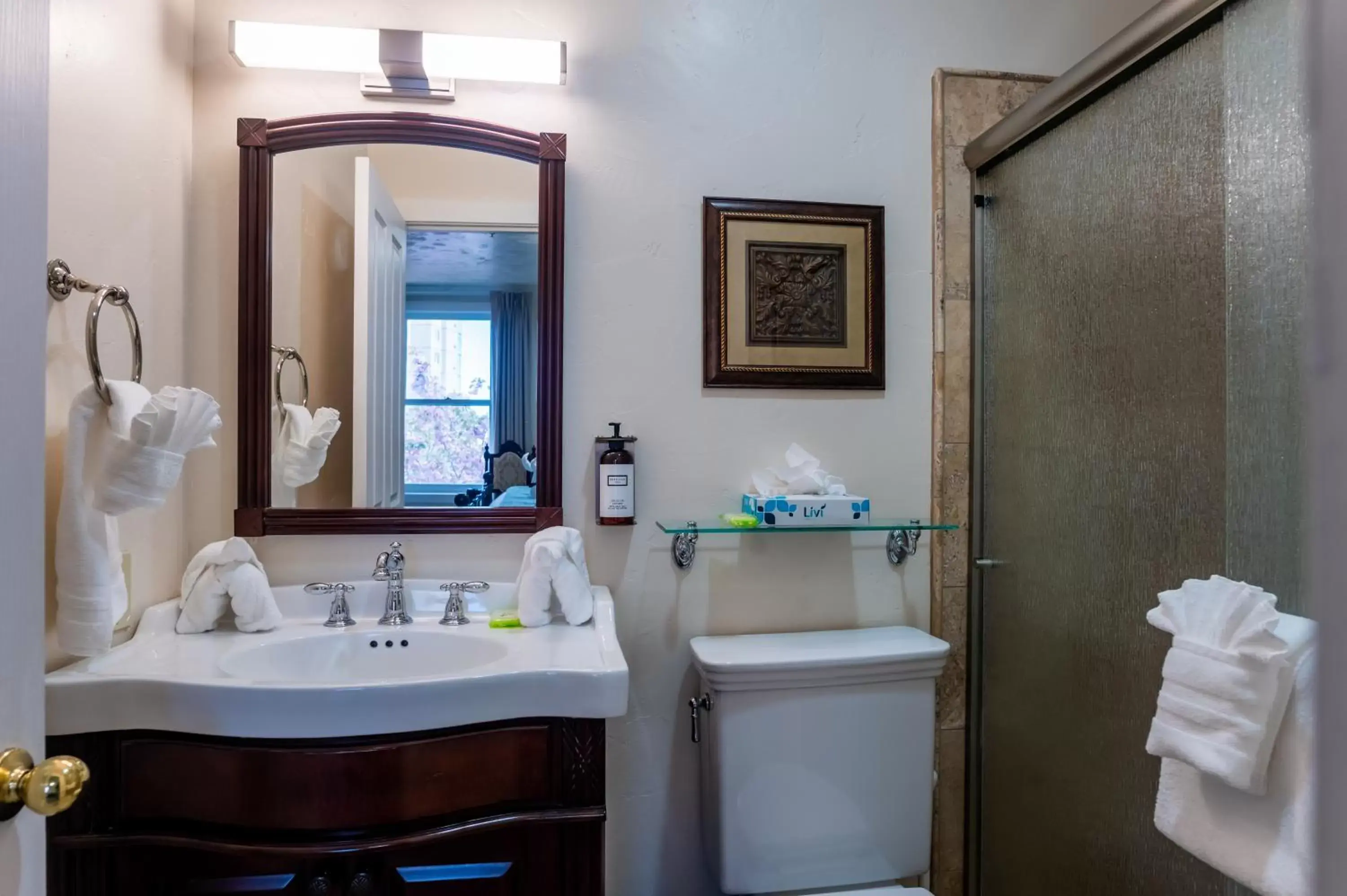 Bathroom in Gilbert Inn