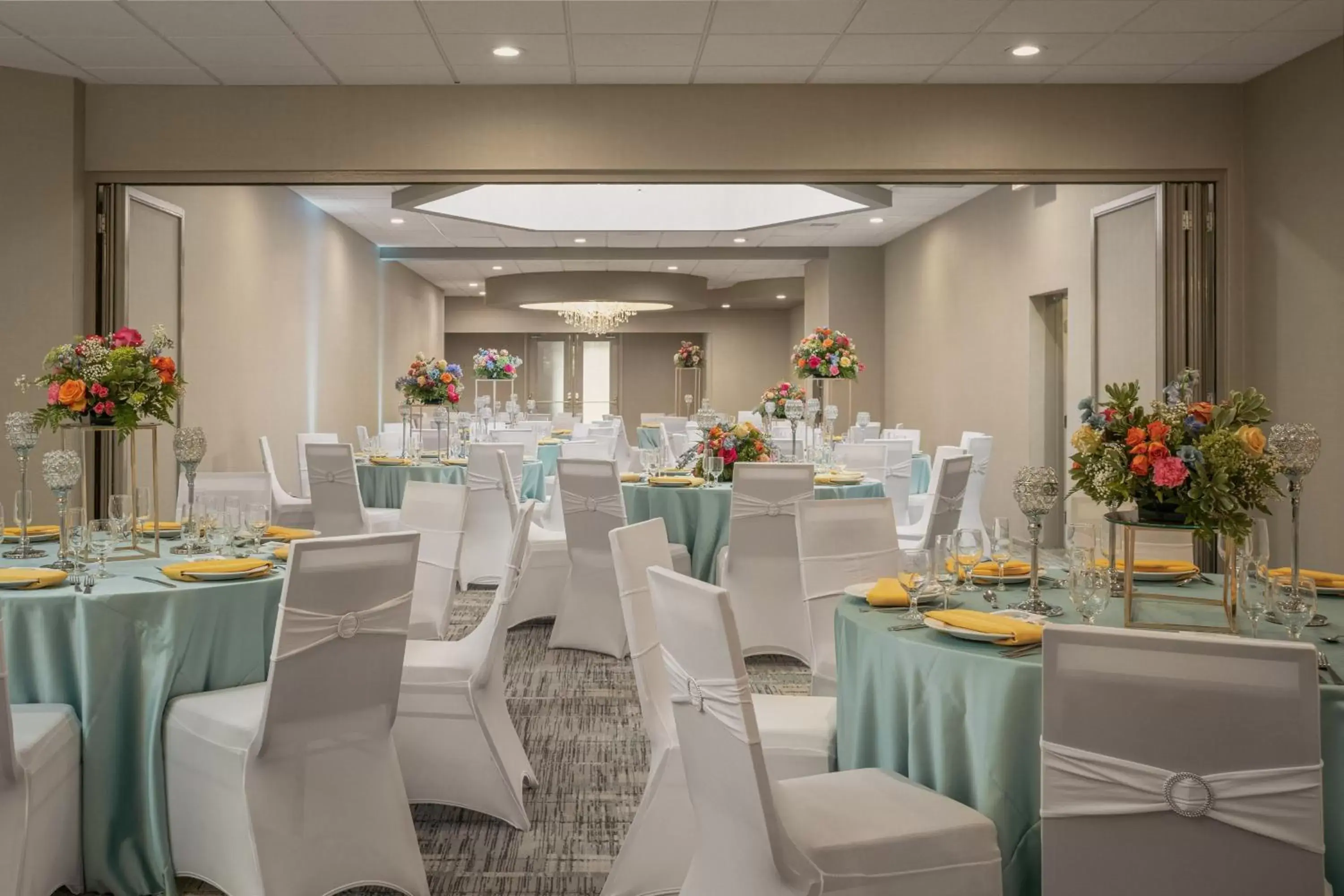 Lobby or reception, Banquet Facilities in Four Points by Sheraton Milwaukee North Shore