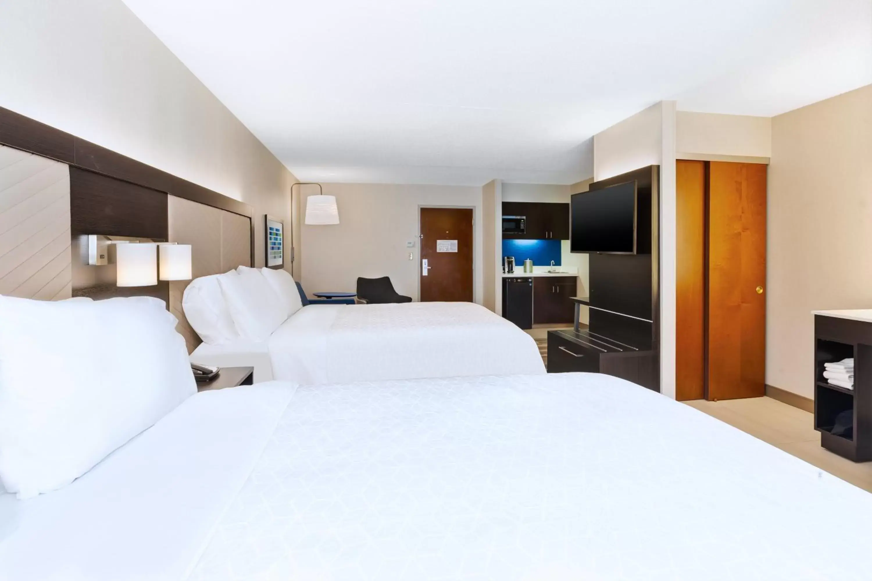 Photo of the whole room, Bed in Holiday Inn Express Blacksburg, an IHG Hotel