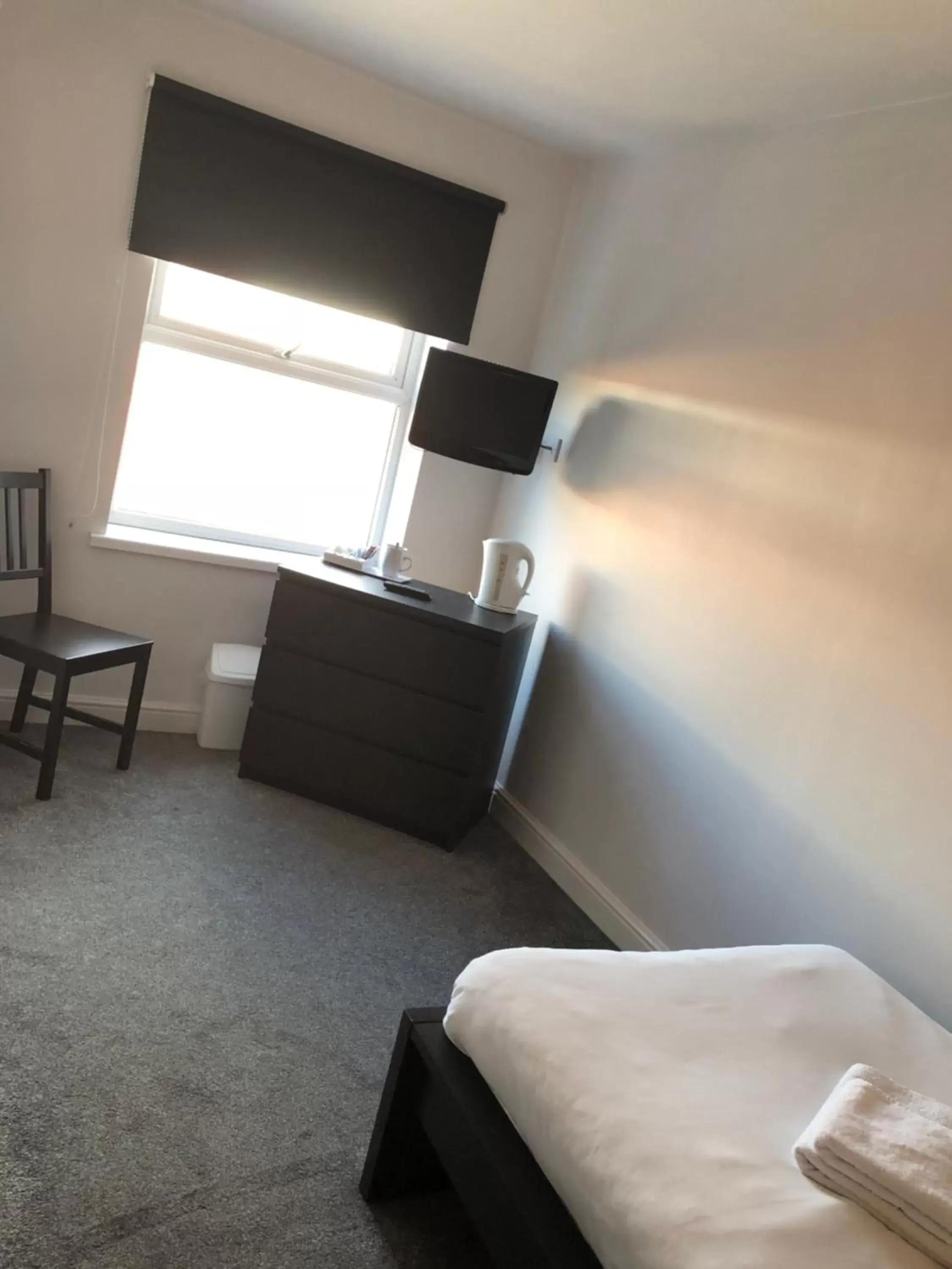 Single Room with Private Bathroom - single occupancy in The Embassy Hotel Single Room with Private Bathroom - single occupancy in The Embassy Hotel