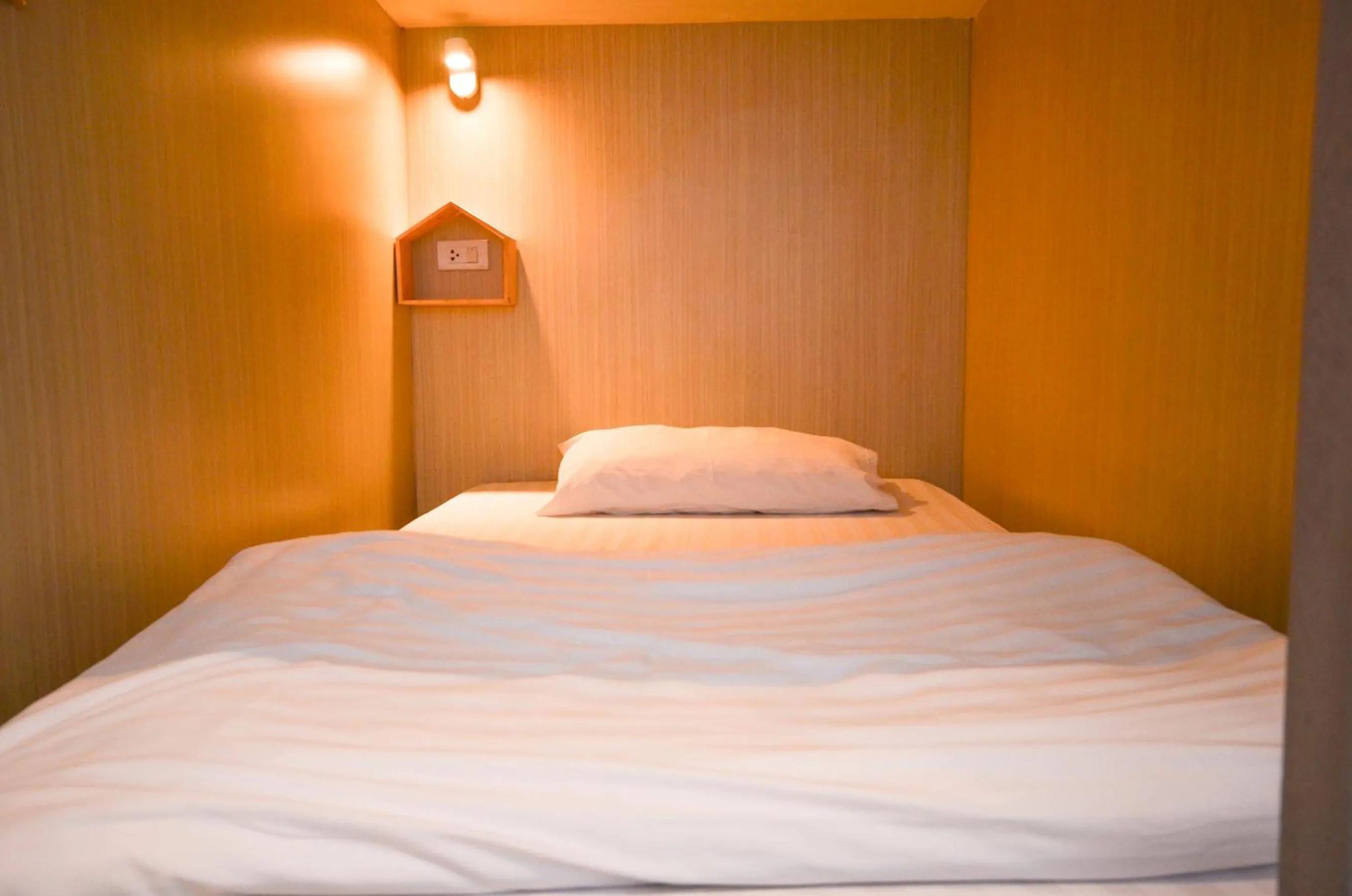 bunk bed, Bed in Good Day Hostel