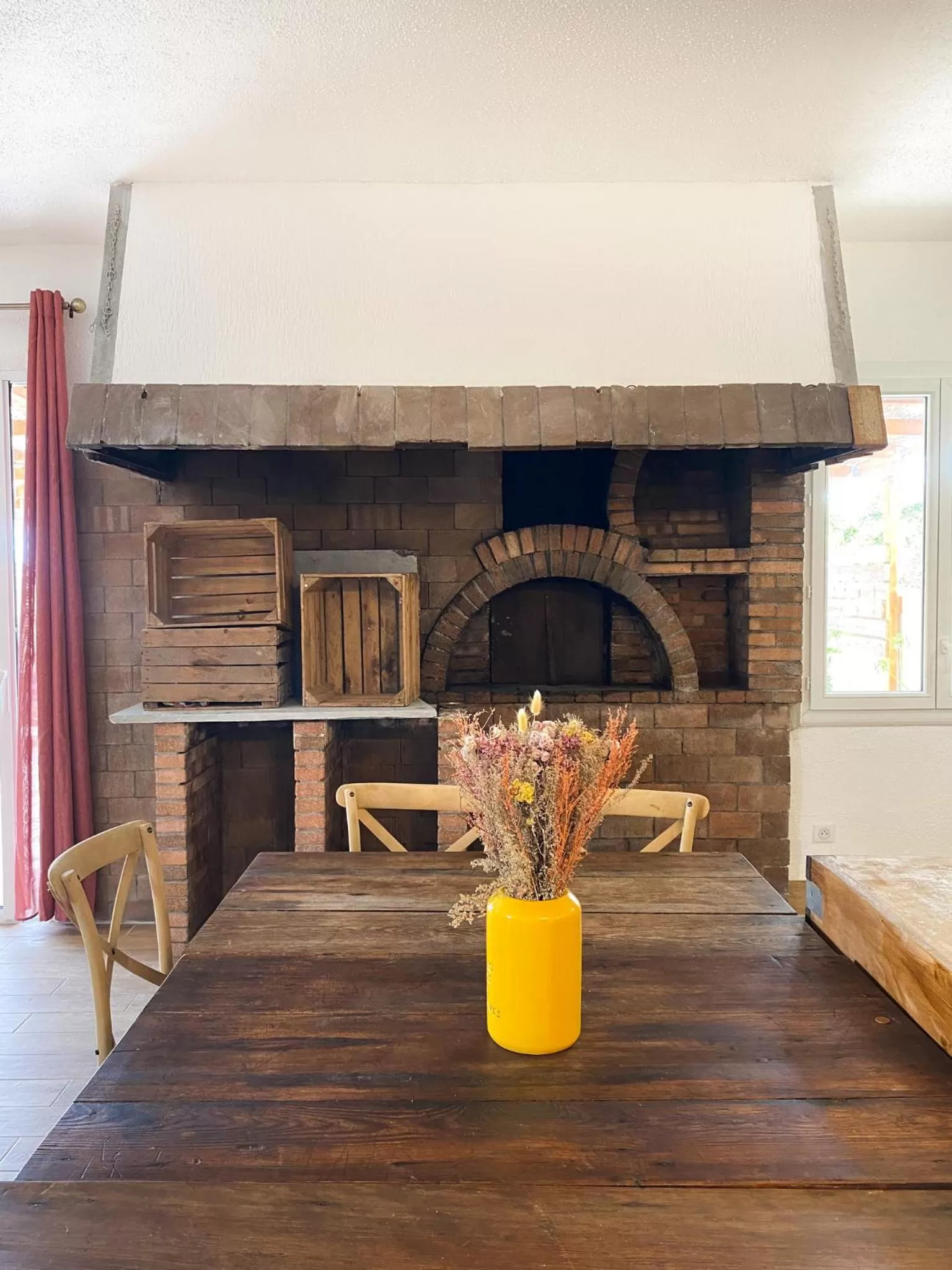 Dining Area in Oro Biancu