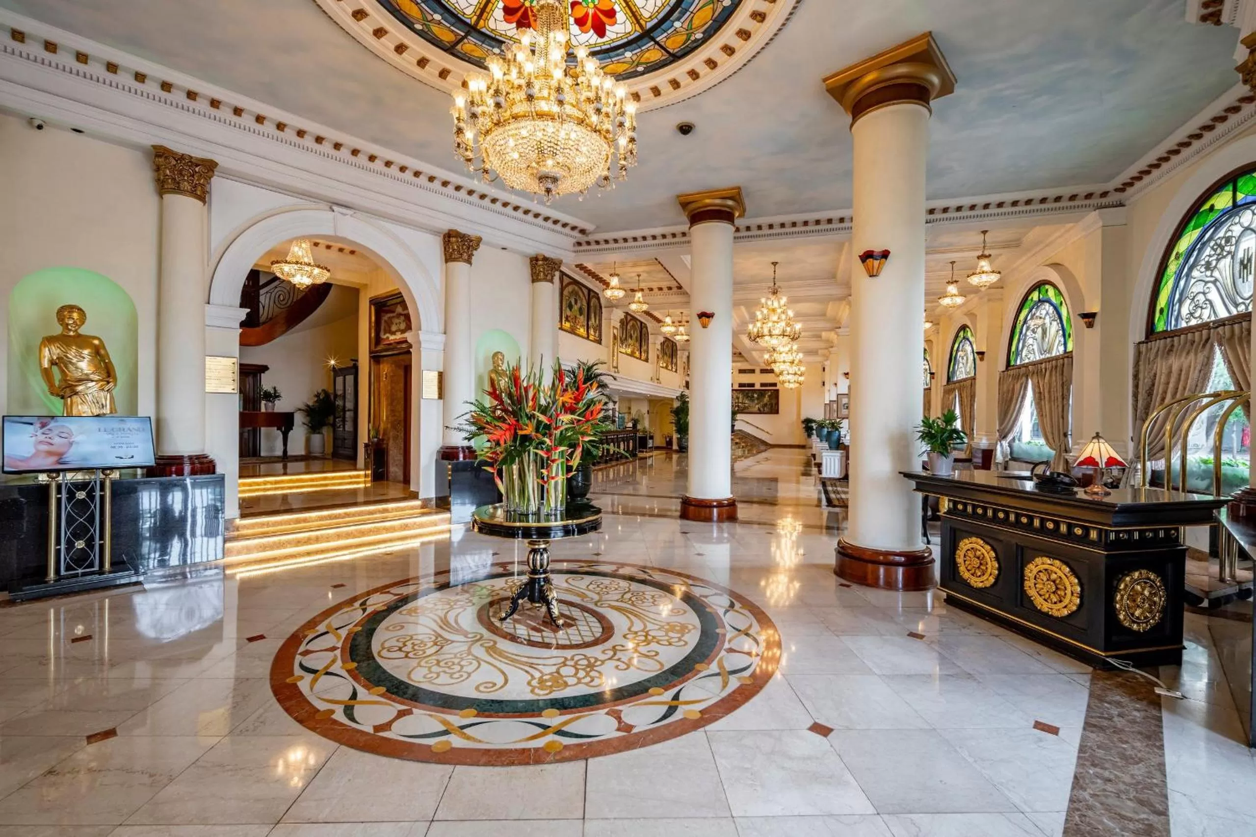 Lobby or reception in Hotel Majestic Saigon