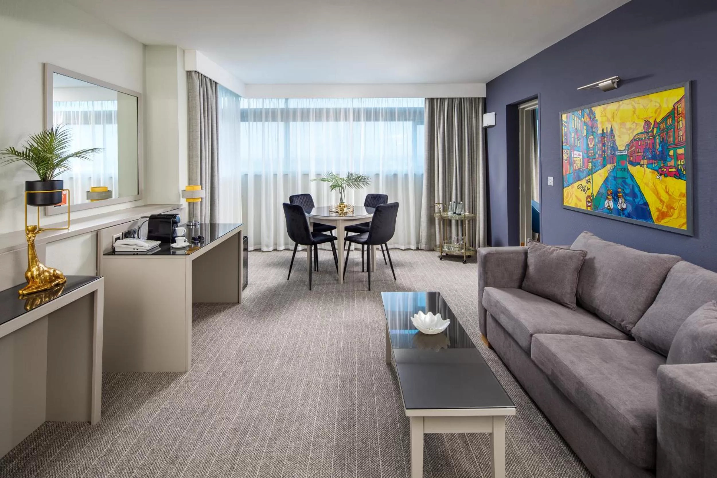 Living room in Mercure Manchester Piccadilly Hotel