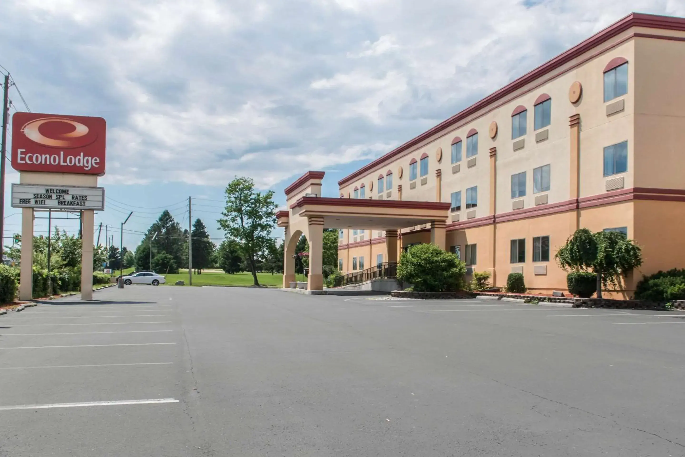 Property Building in Econo Lodge Carlisle