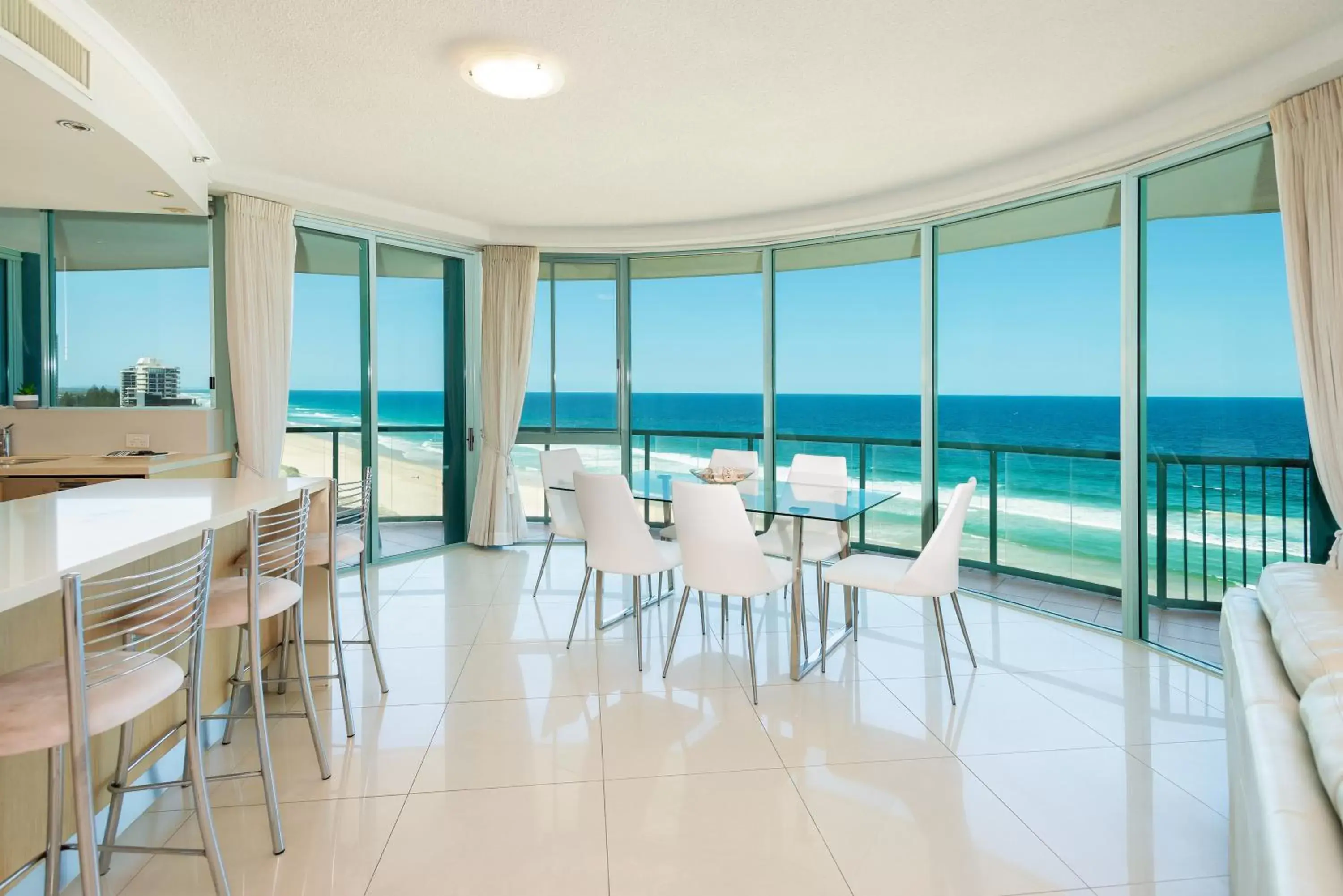 Balcony/Terrace, Sea View in The Waterford on Main Beach