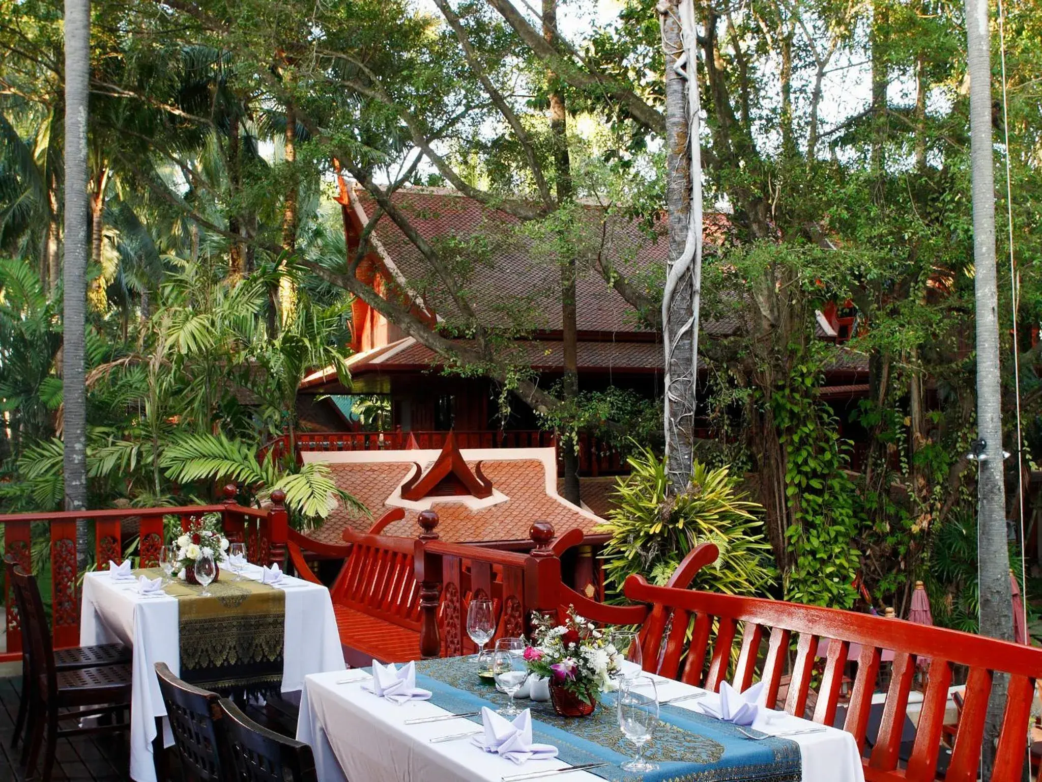 Restaurant/places to eat in Royal Phawadee Village Patong - 2 Minutes walk to the beach Restaurant/places to eat in Royal Phawadee Village Patong - 2 Minutes walk to the beach