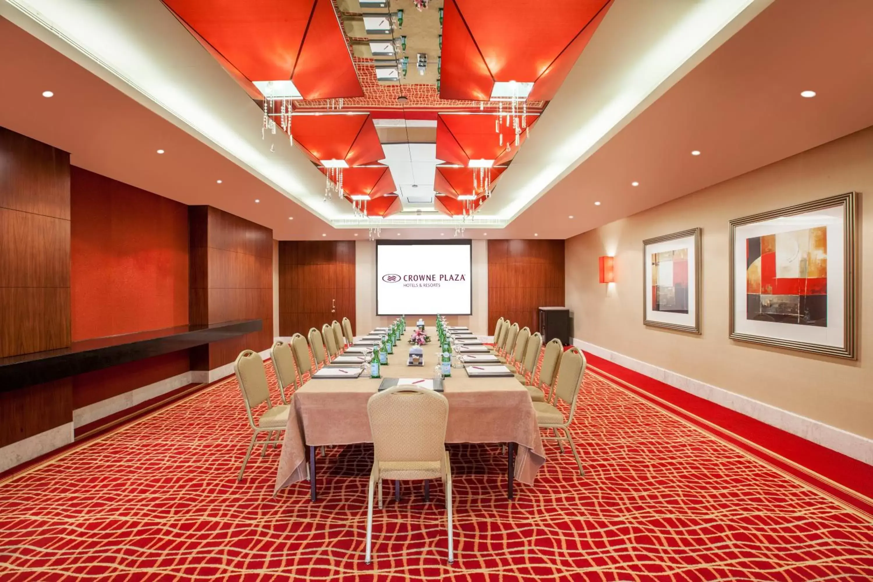 Meeting/conference room in Crowne Plaza Dubai Deira, an IHG Hotel