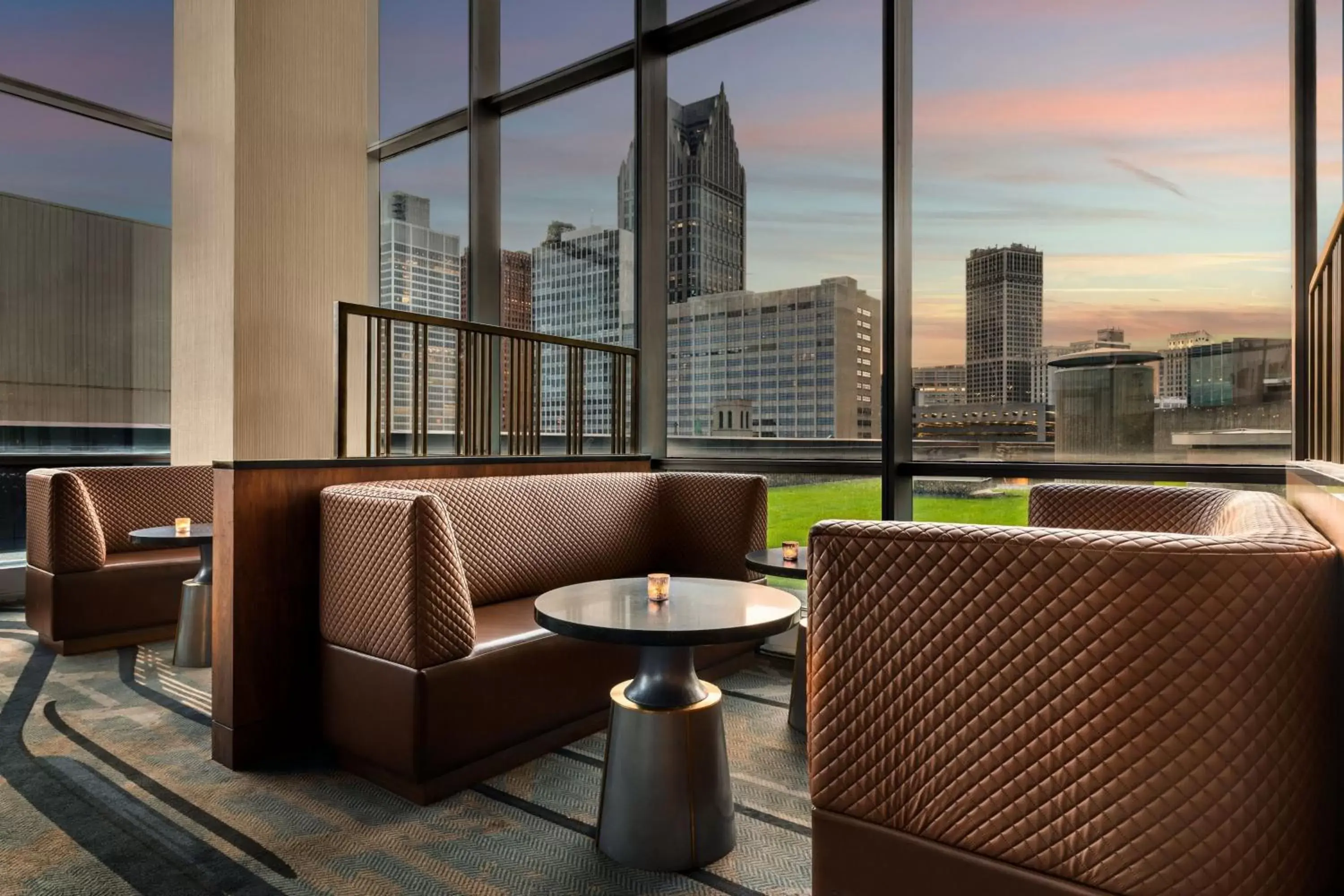 Lounge or bar in Detroit Marriott at the Renaissance Center