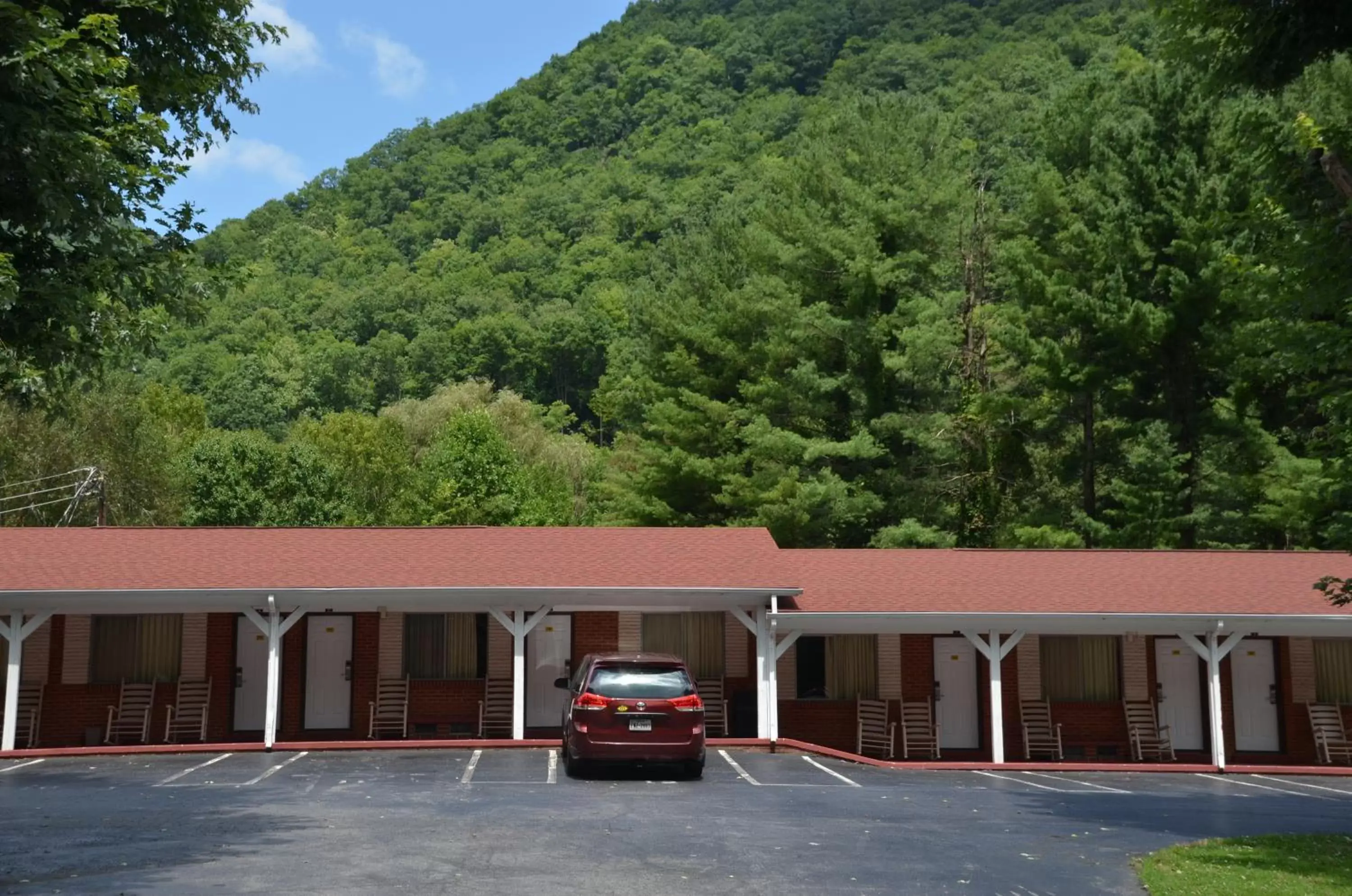 Property Building in Travelowes Motel - Maggie Valley