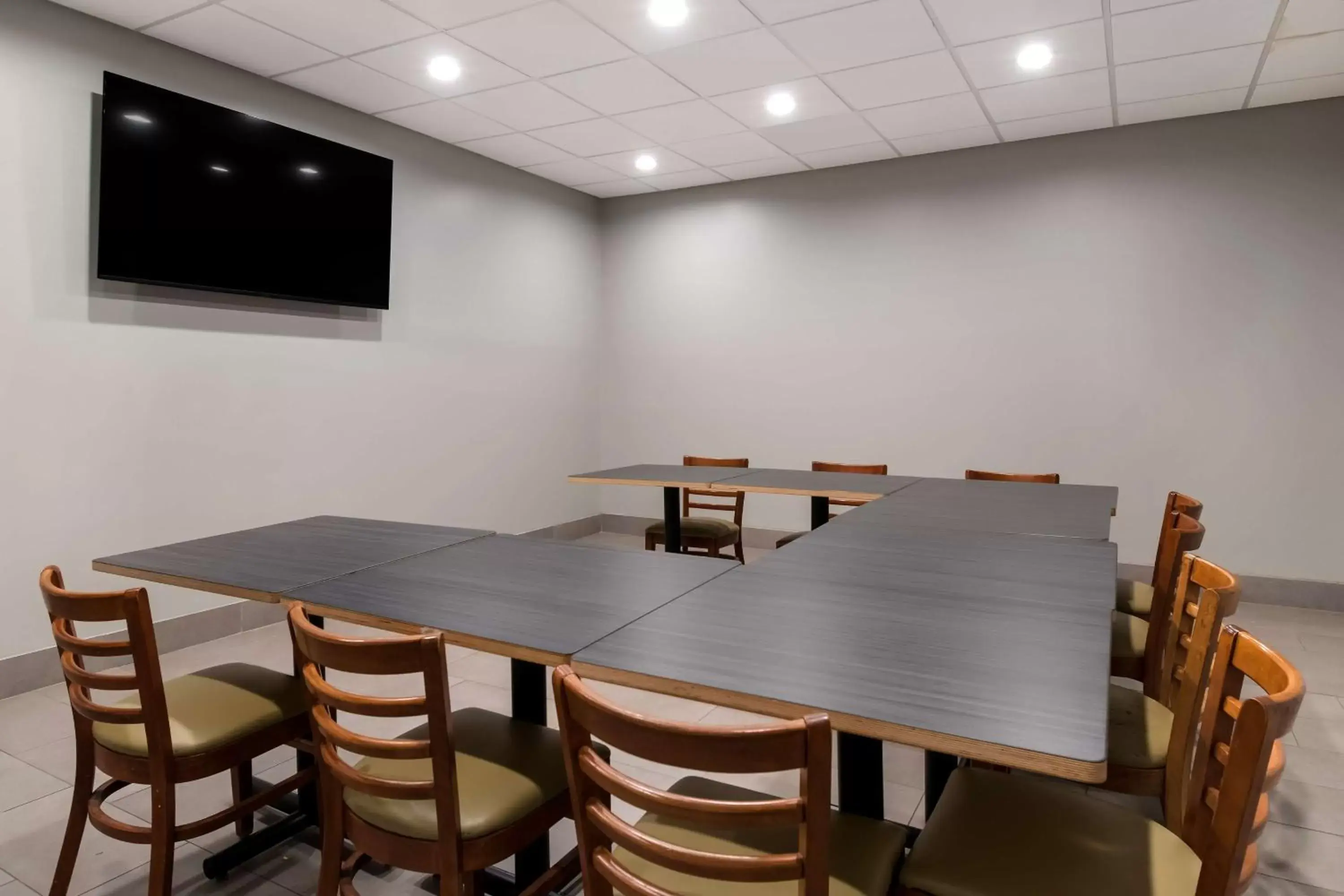 Meeting/conference room in Country Inn & Suites by Radisson, Harrisburg Northeast (Hershey), PA